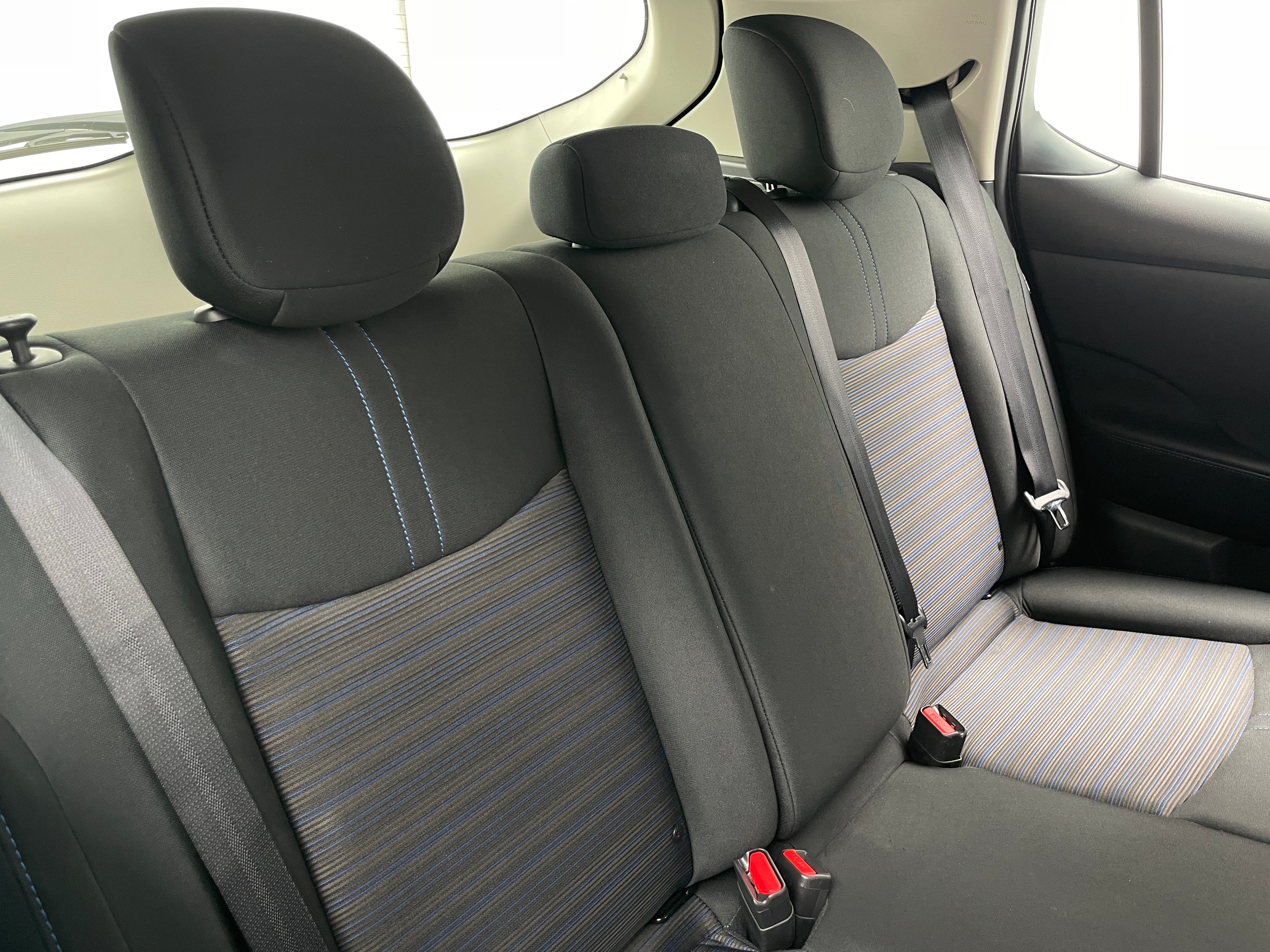 2025 Nissan Leaf S 6