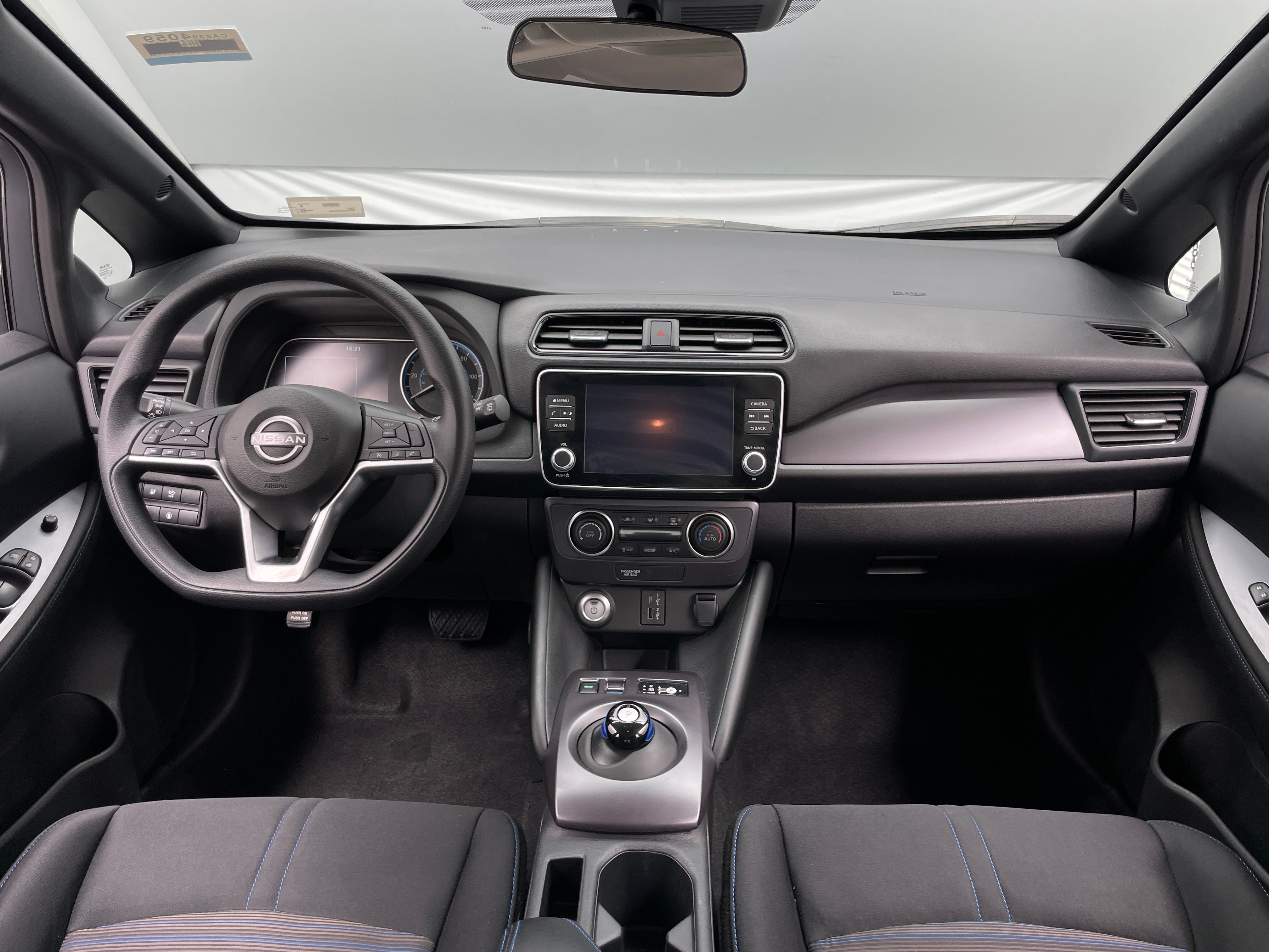 2025 Nissan Leaf S 3