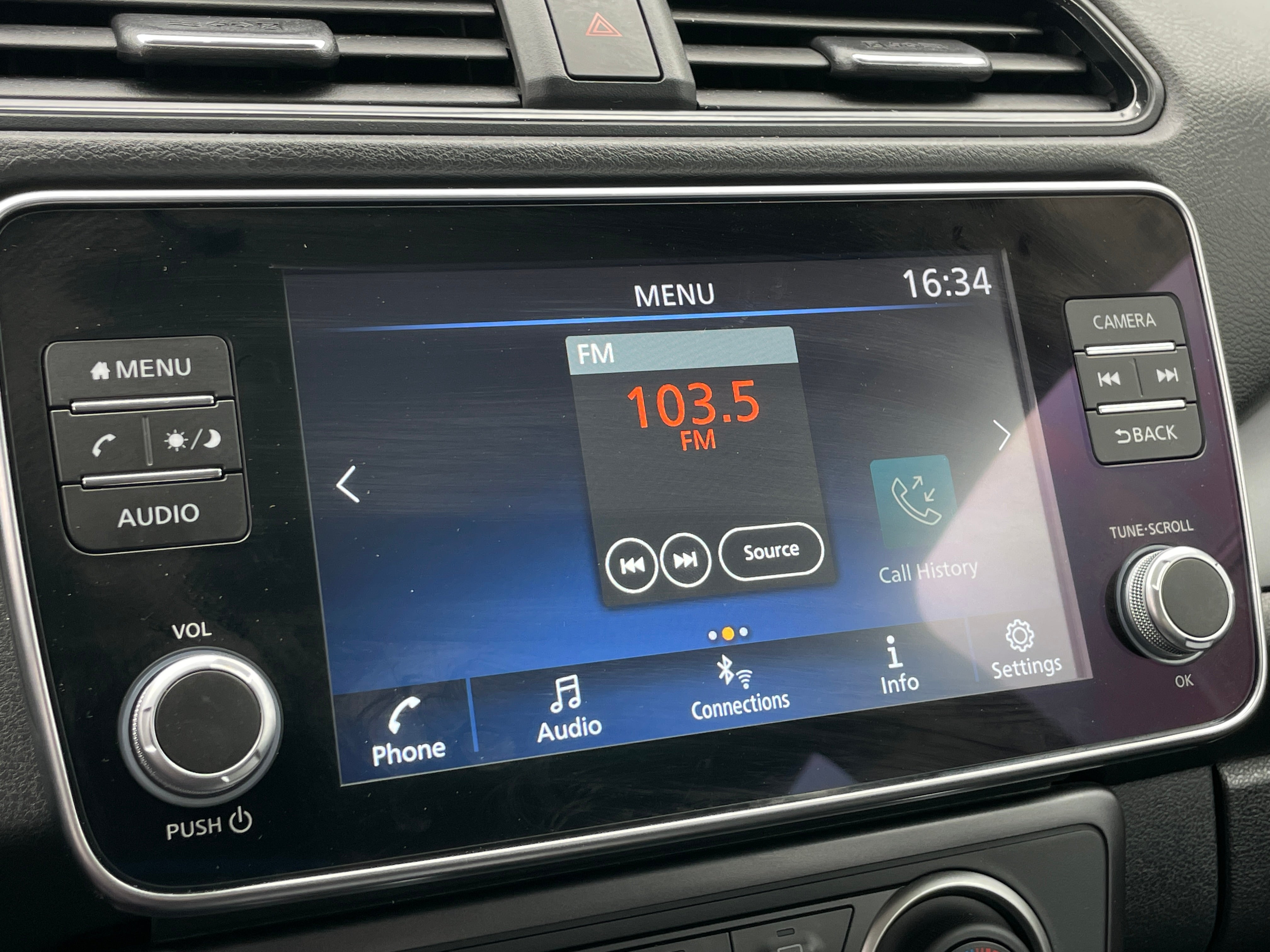 2025 Nissan Leaf S 4