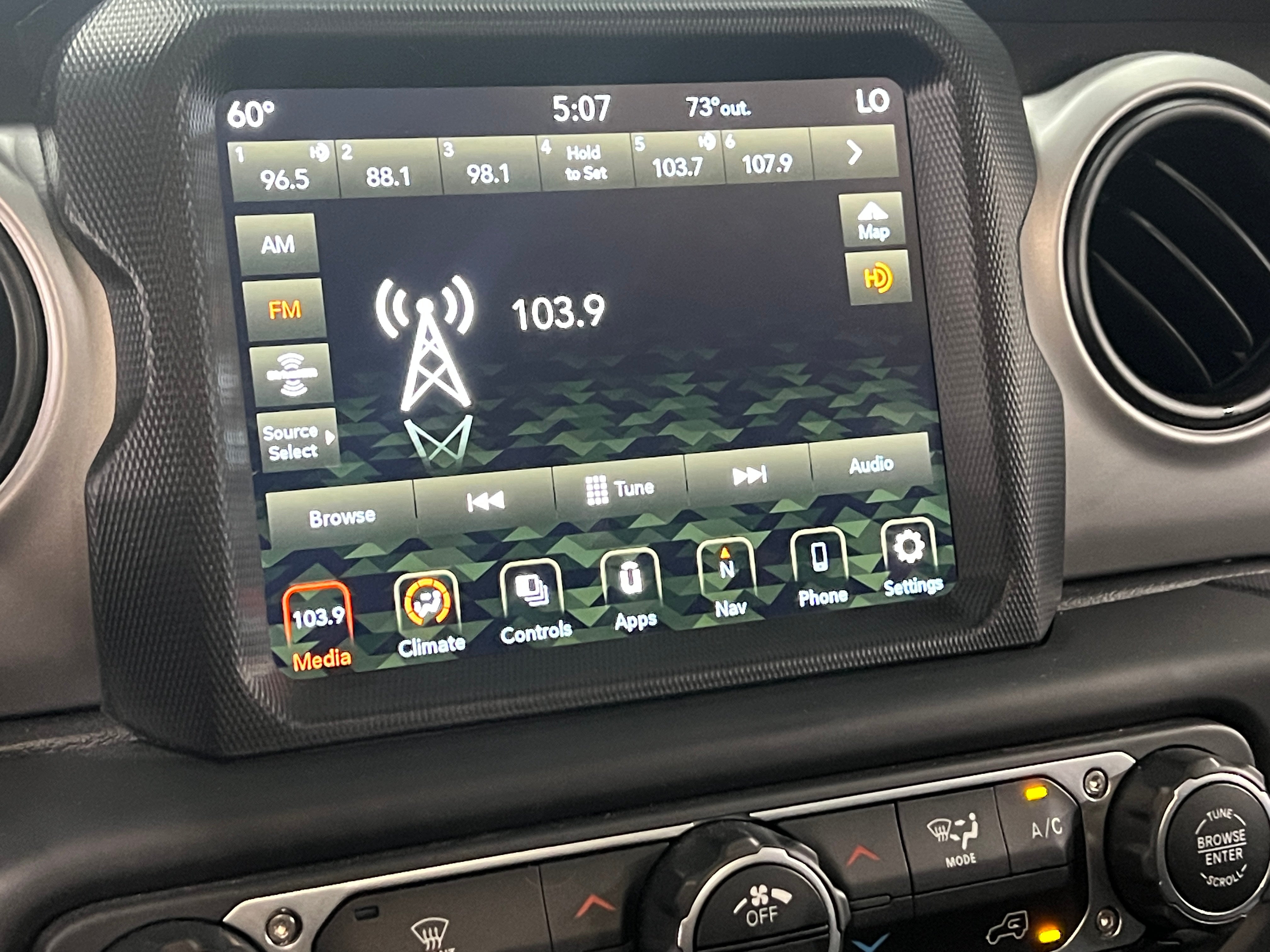 Thumbnail: 2021 Jeep Gladiator - 4