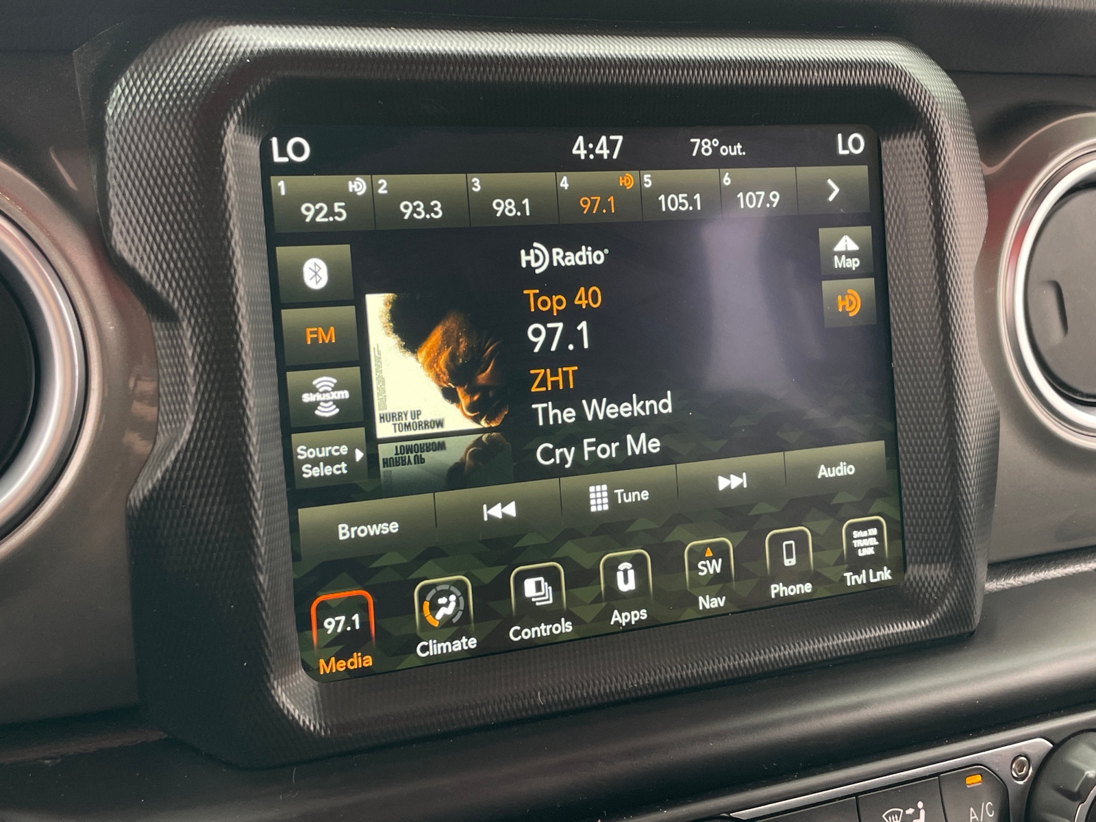 Thumbnail: 2022 Jeep Gladiator - 4