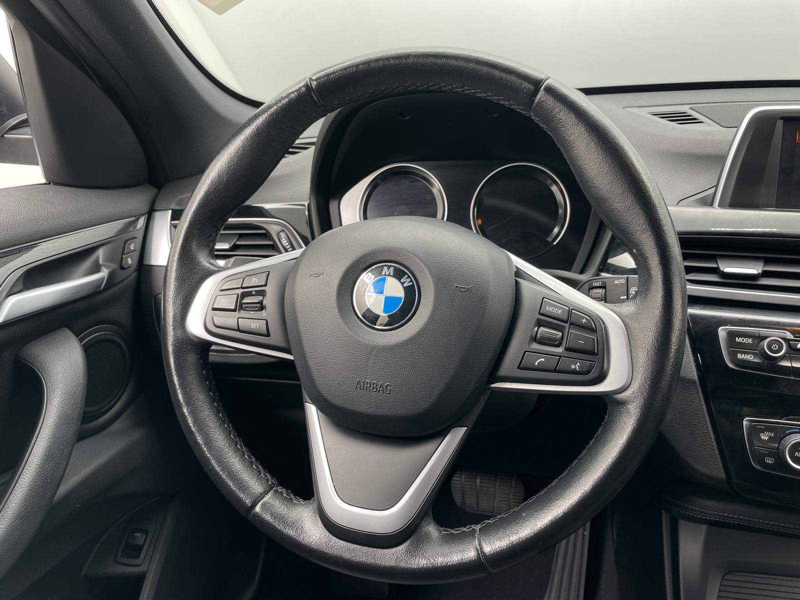 Thumbnail: 2018 BMW X1 - 4