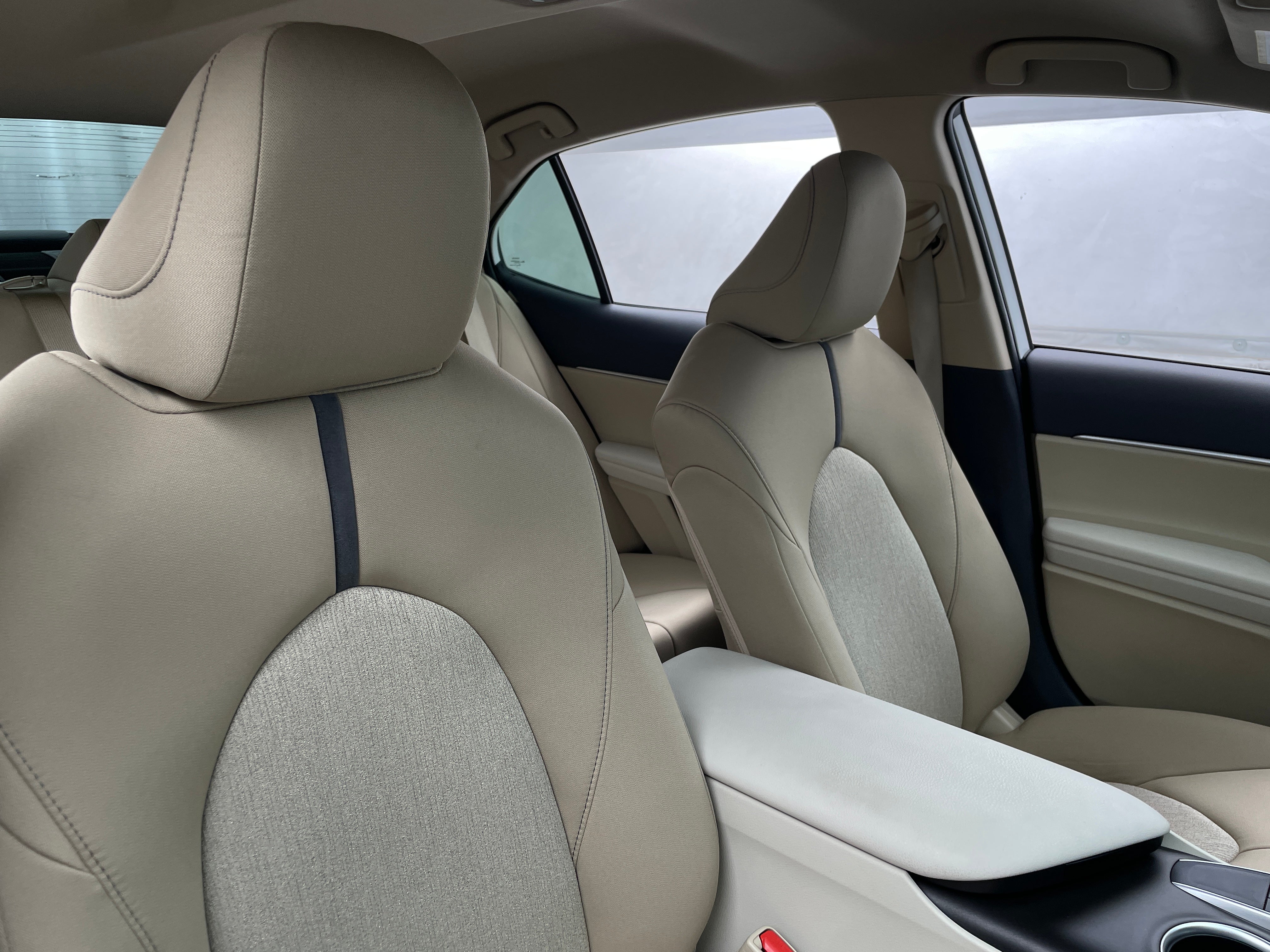 2022 Toyota Camry LE 2