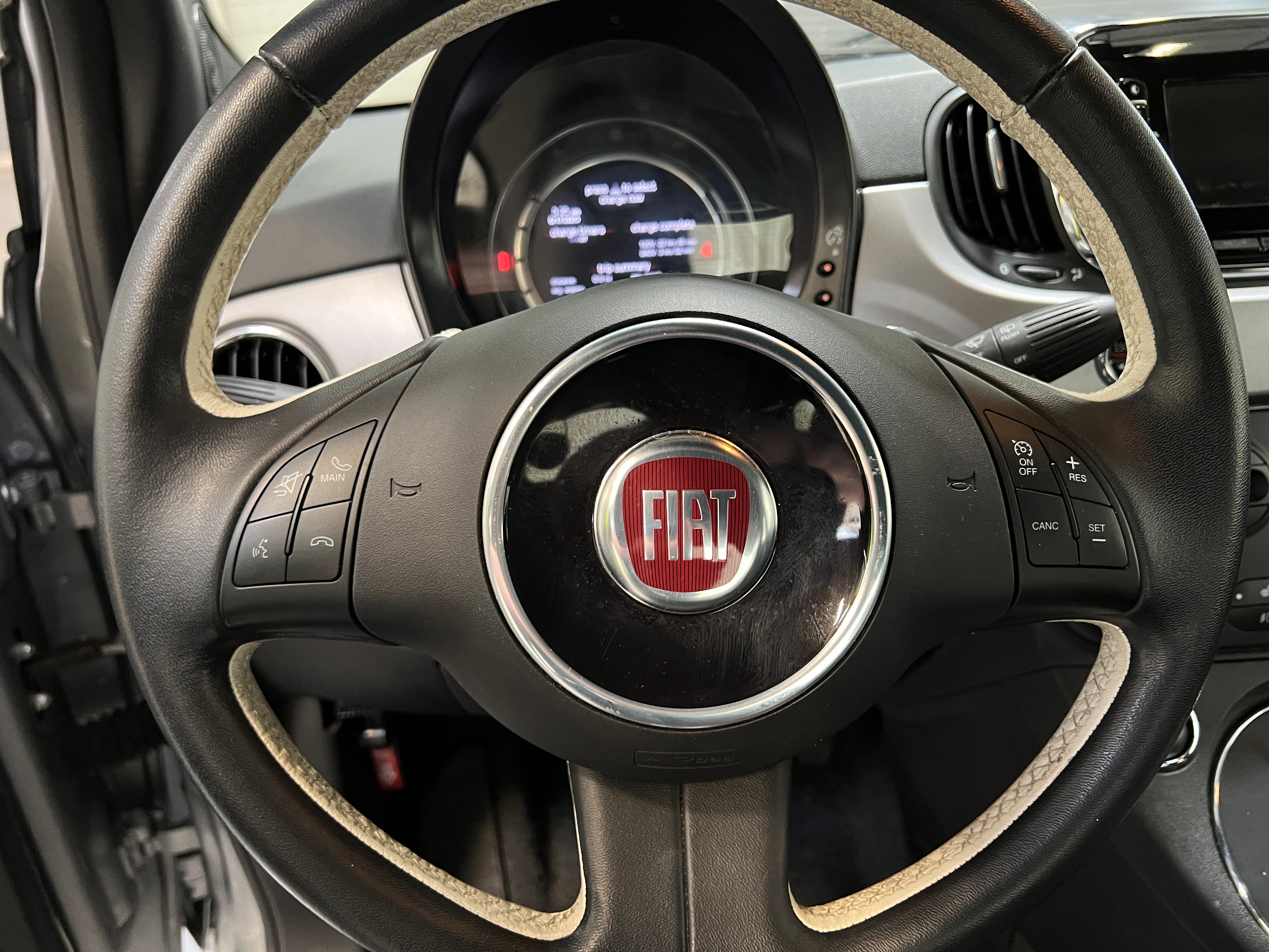Thumbnail: 2018 Fiat 500e - 4