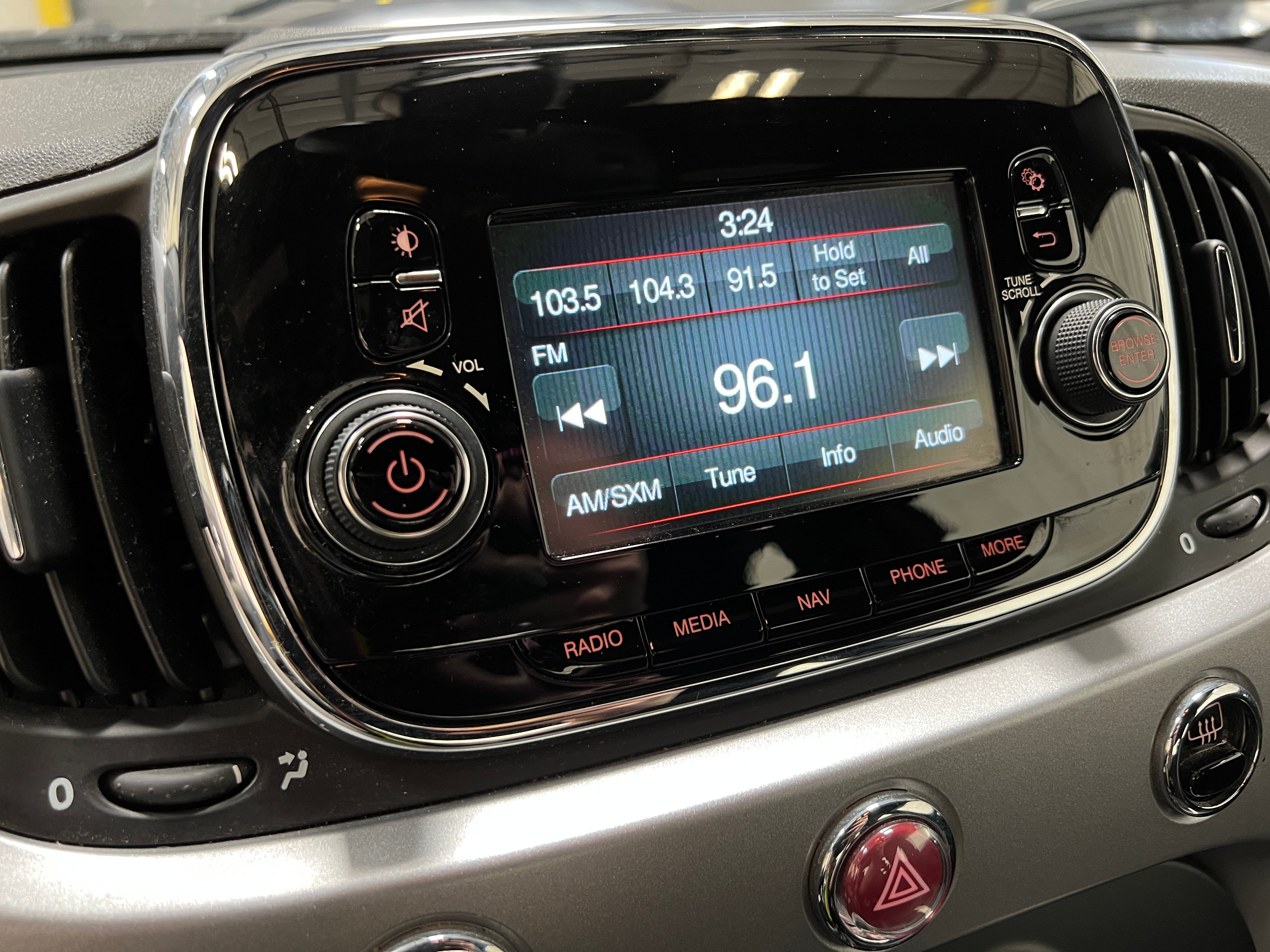 Thumbnail: 2018 Fiat 500e - 3
