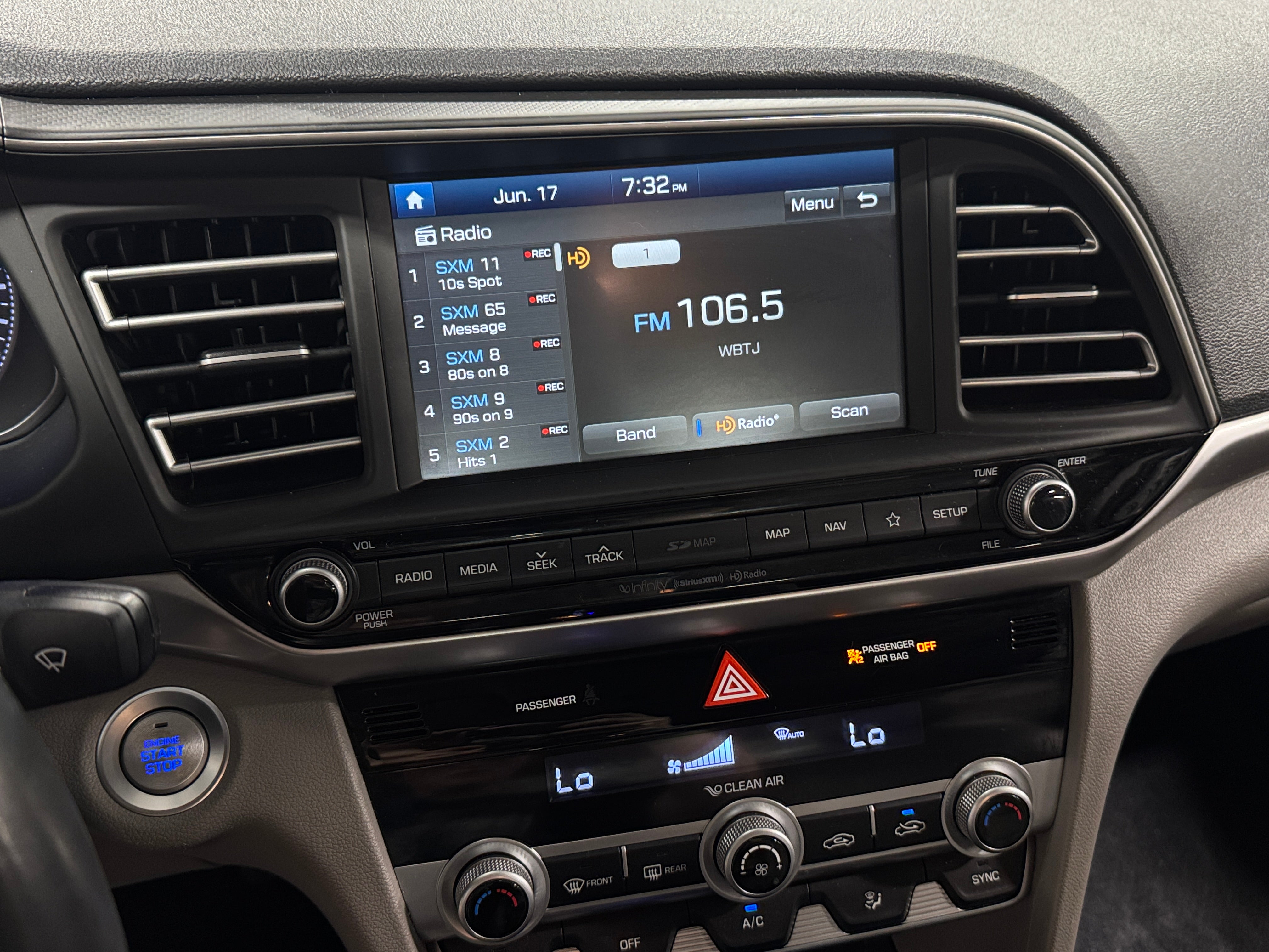 2019 Hyundai Elantra Limited Edition 3