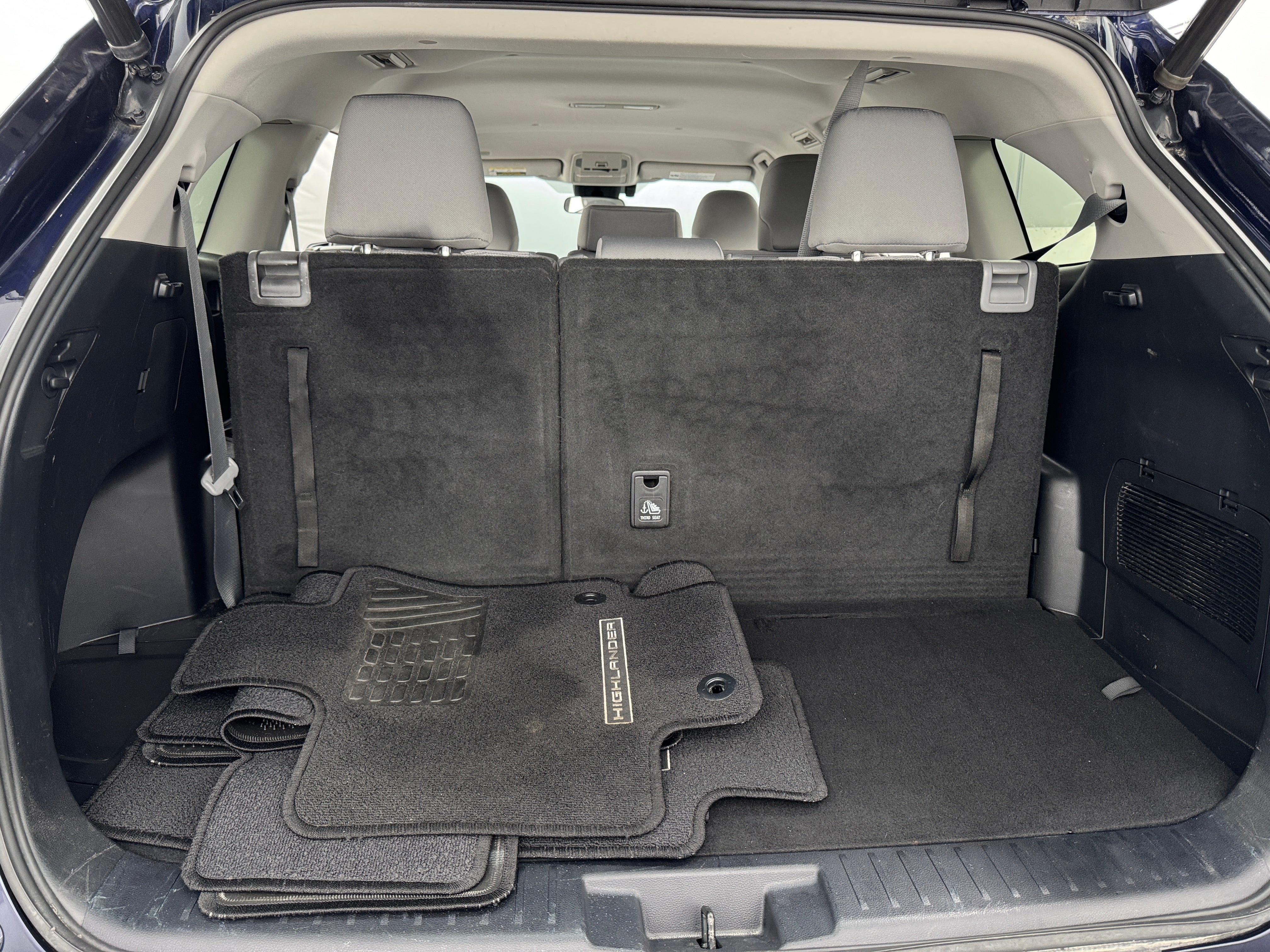 2021 Toyota Highlander LE 7