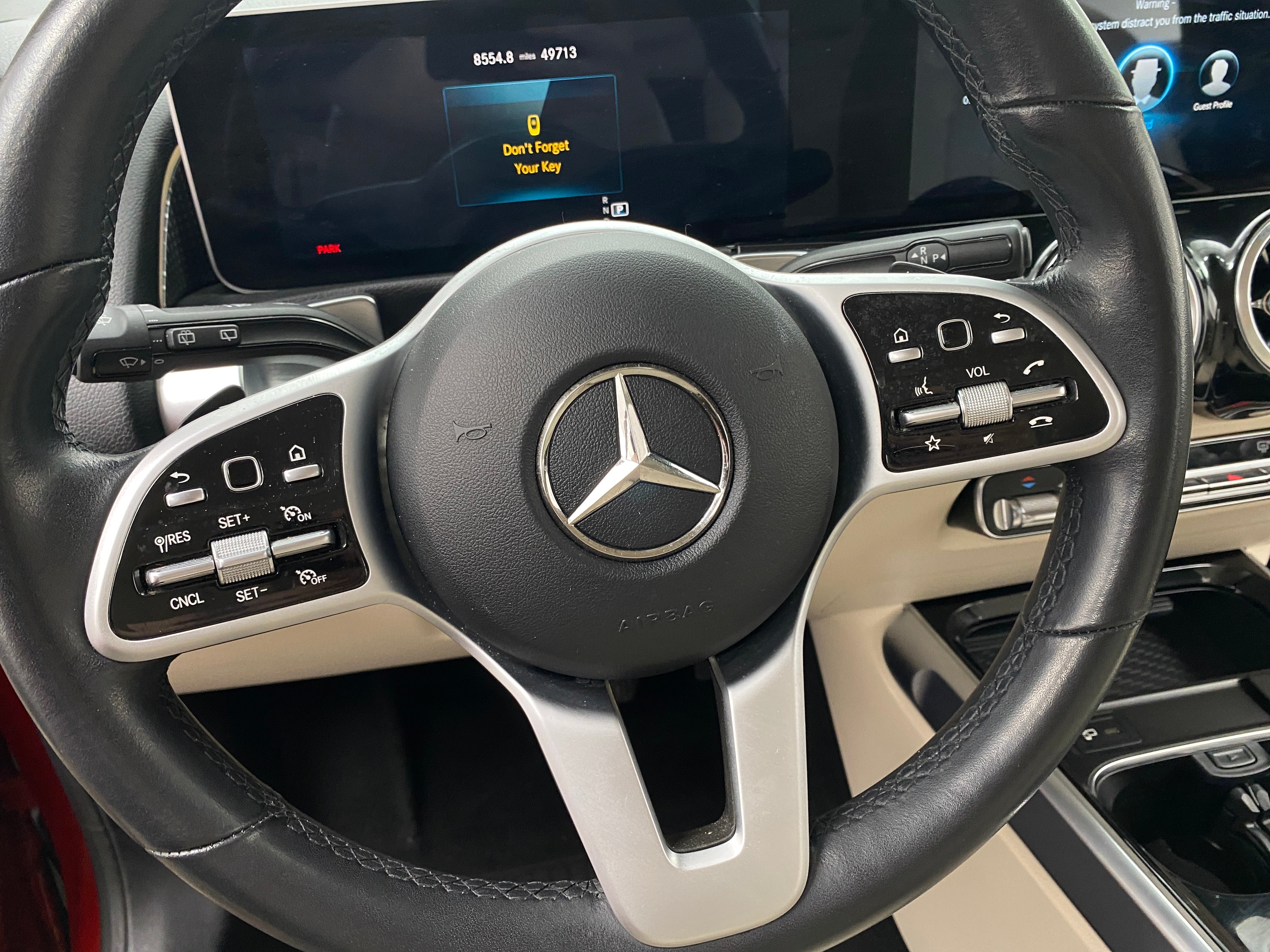 Thumbnail: 2021 Mercedes-Benz GLB - 4