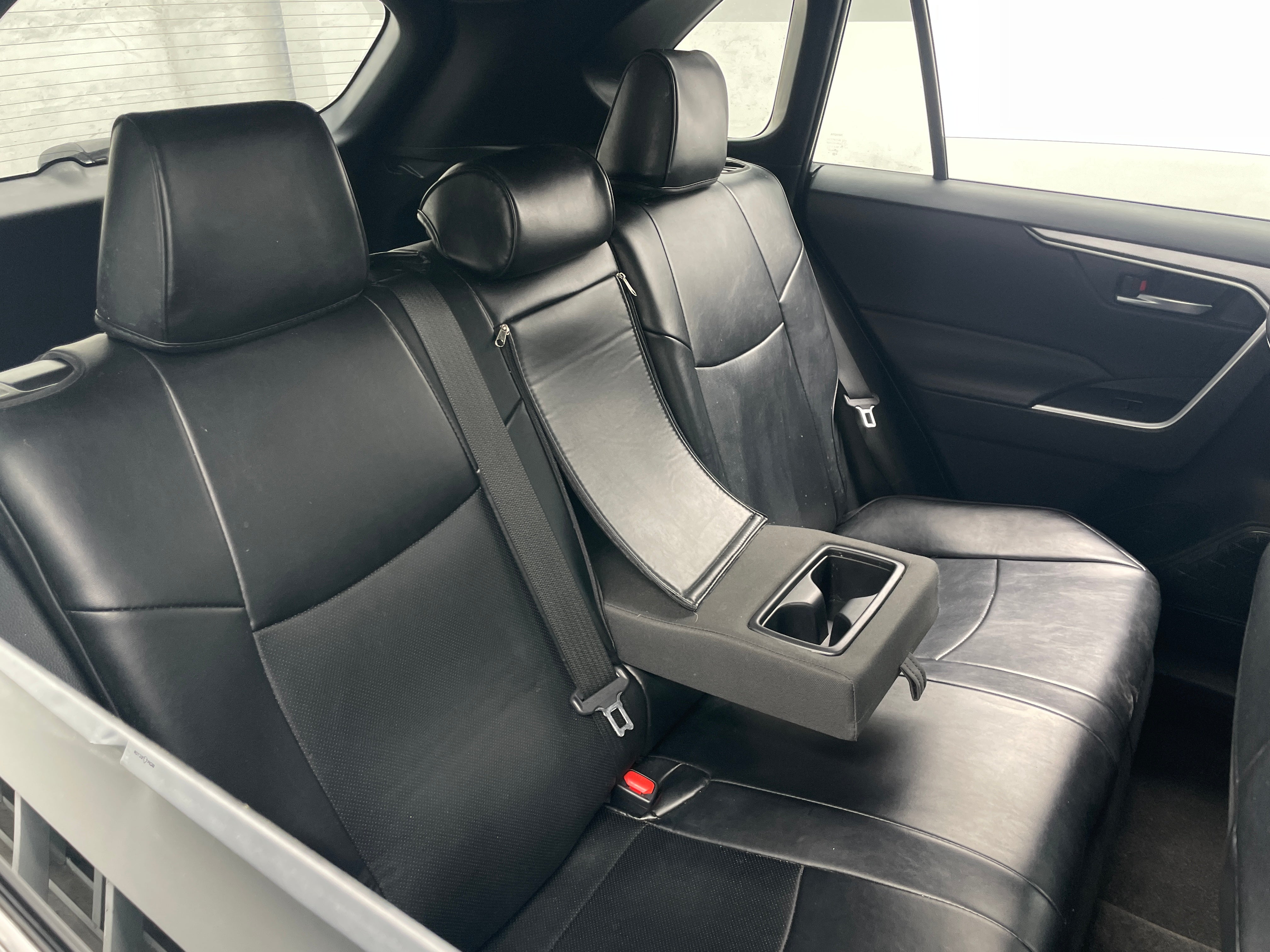 2023 Toyota RAV4 SE 6