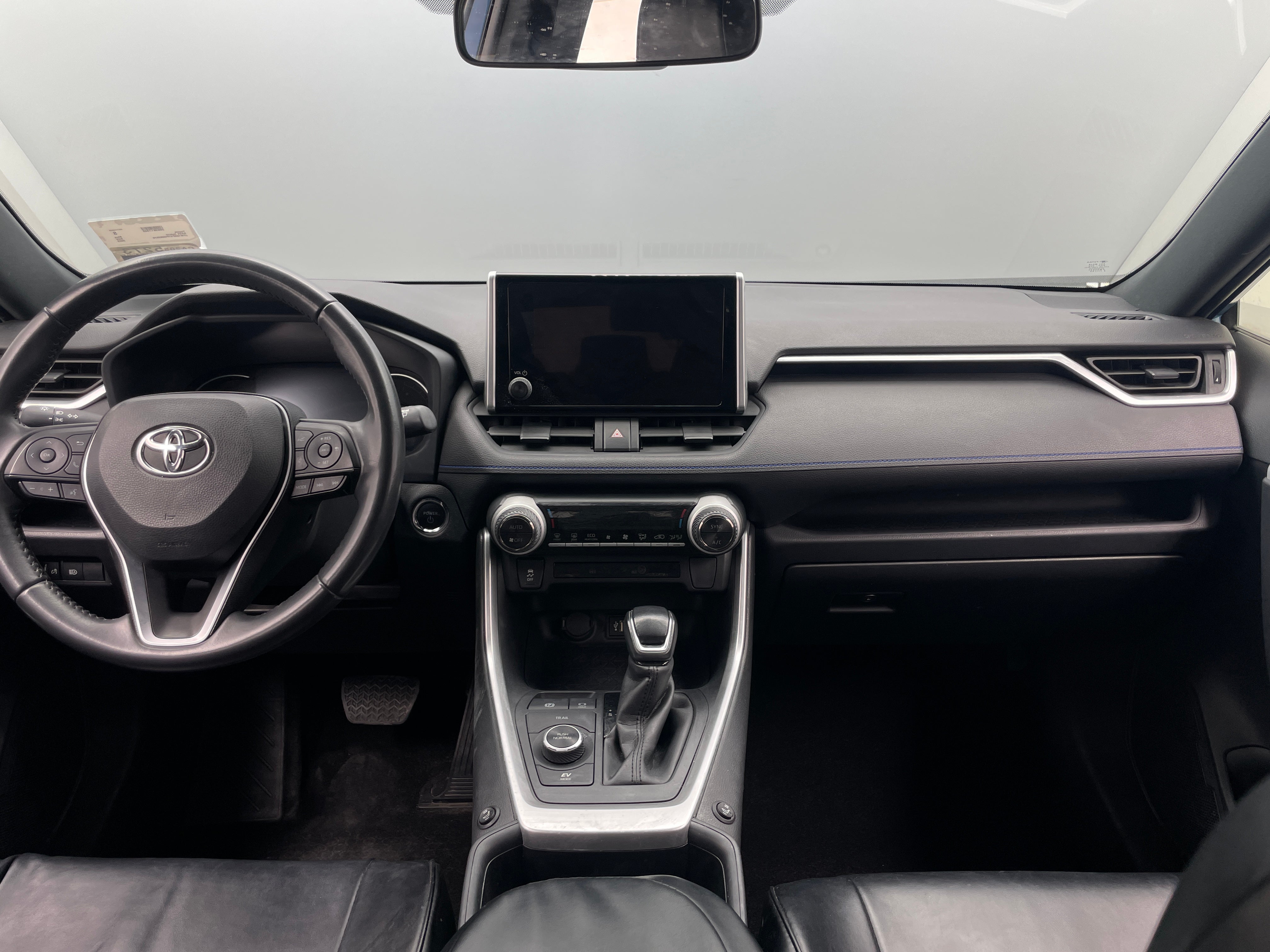 2023 Toyota RAV4 SE 3