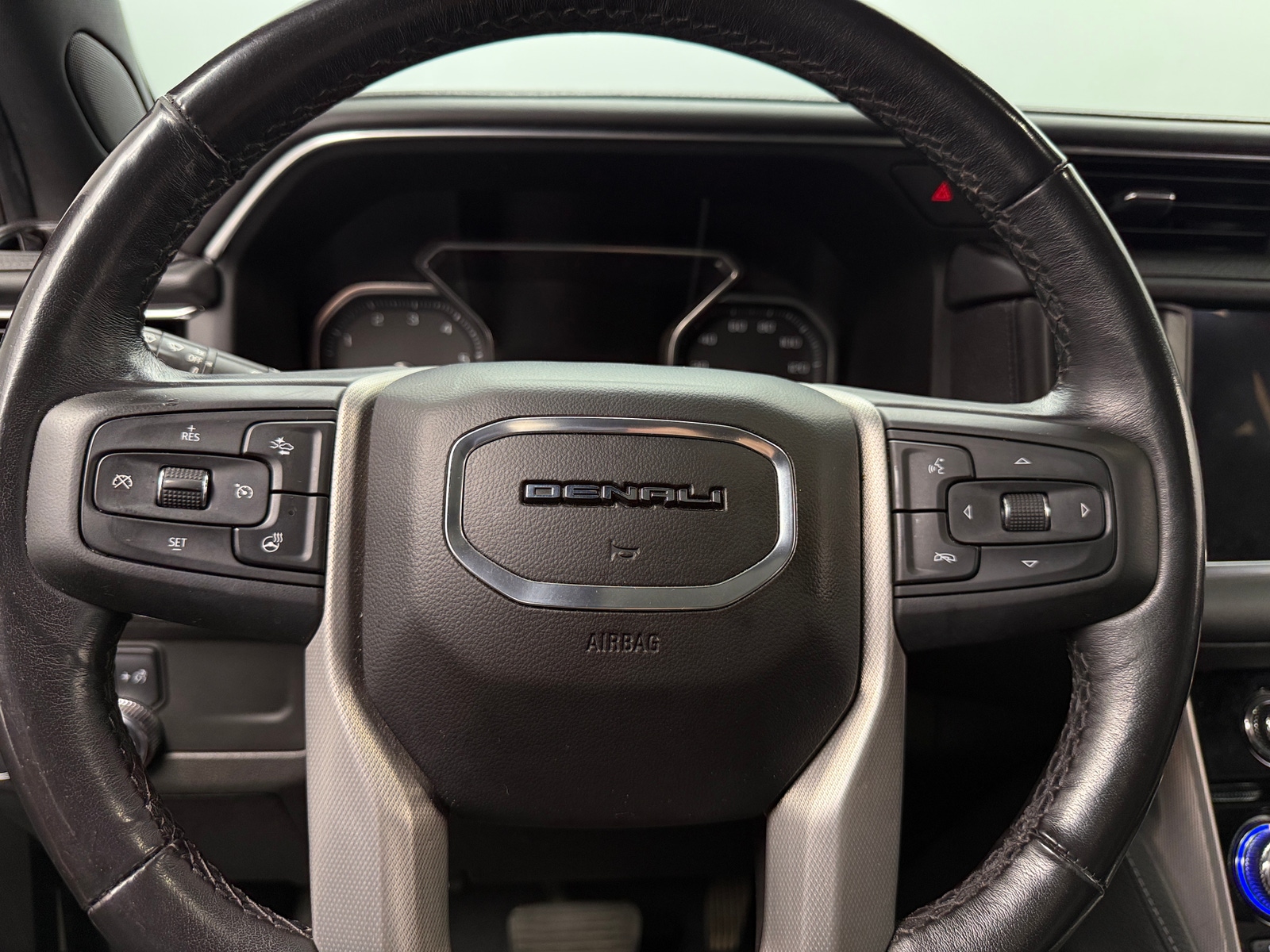 Thumbnail: 2021 GMC Yukon XL - 4