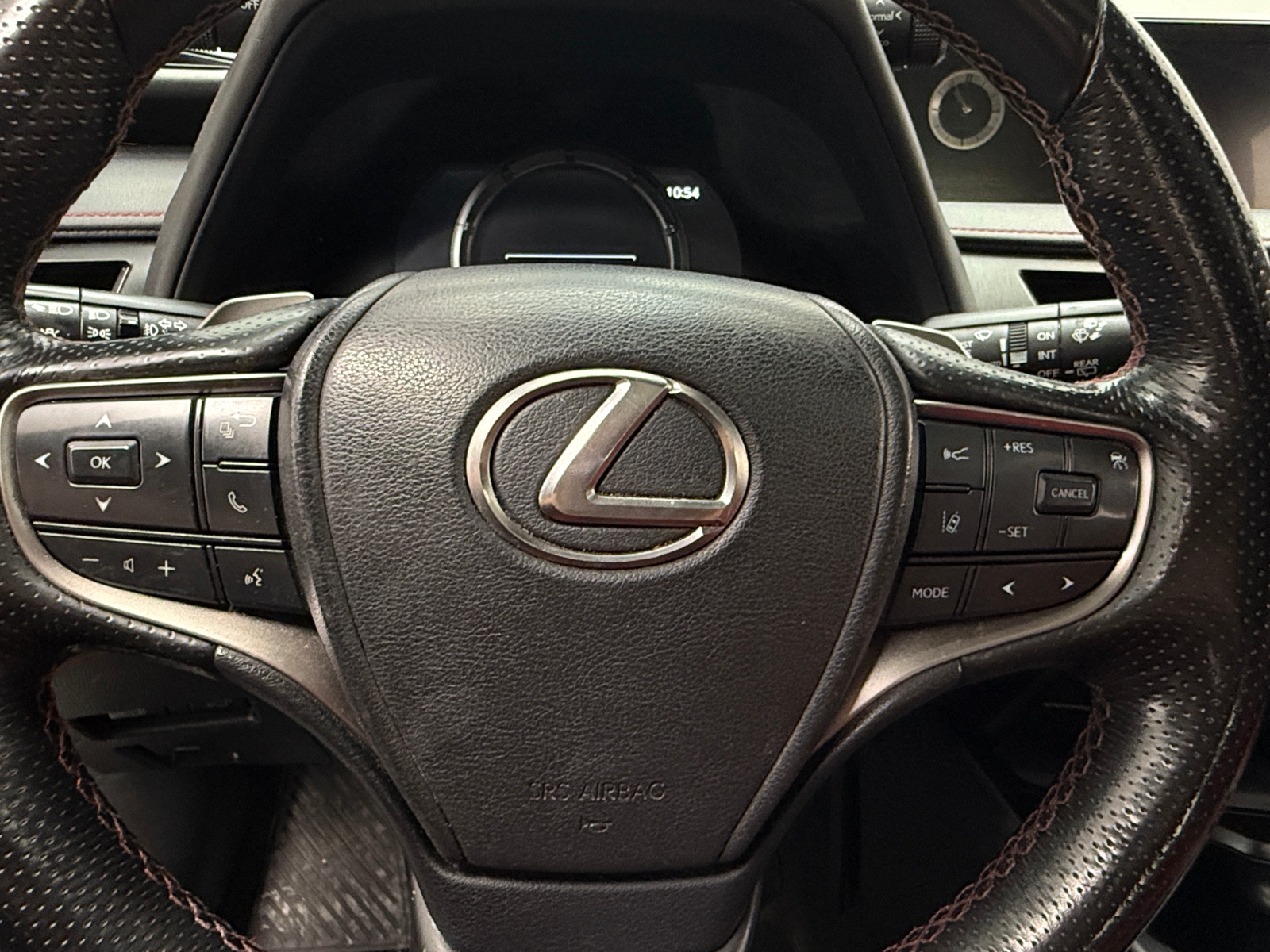 Thumbnail: 2021 Lexus UX - 4
