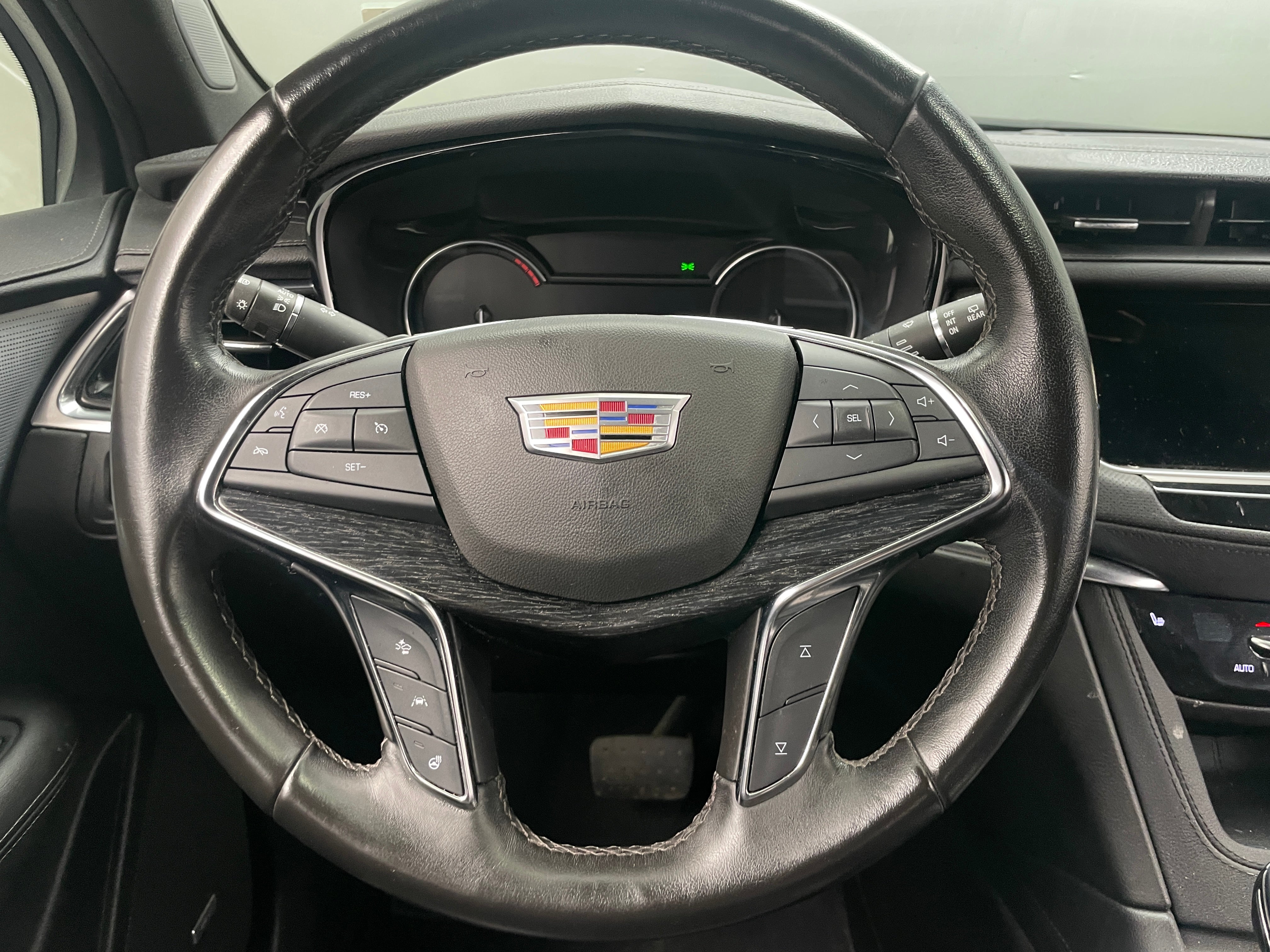 Thumbnail: 2022 Cadillac XT5 - 4