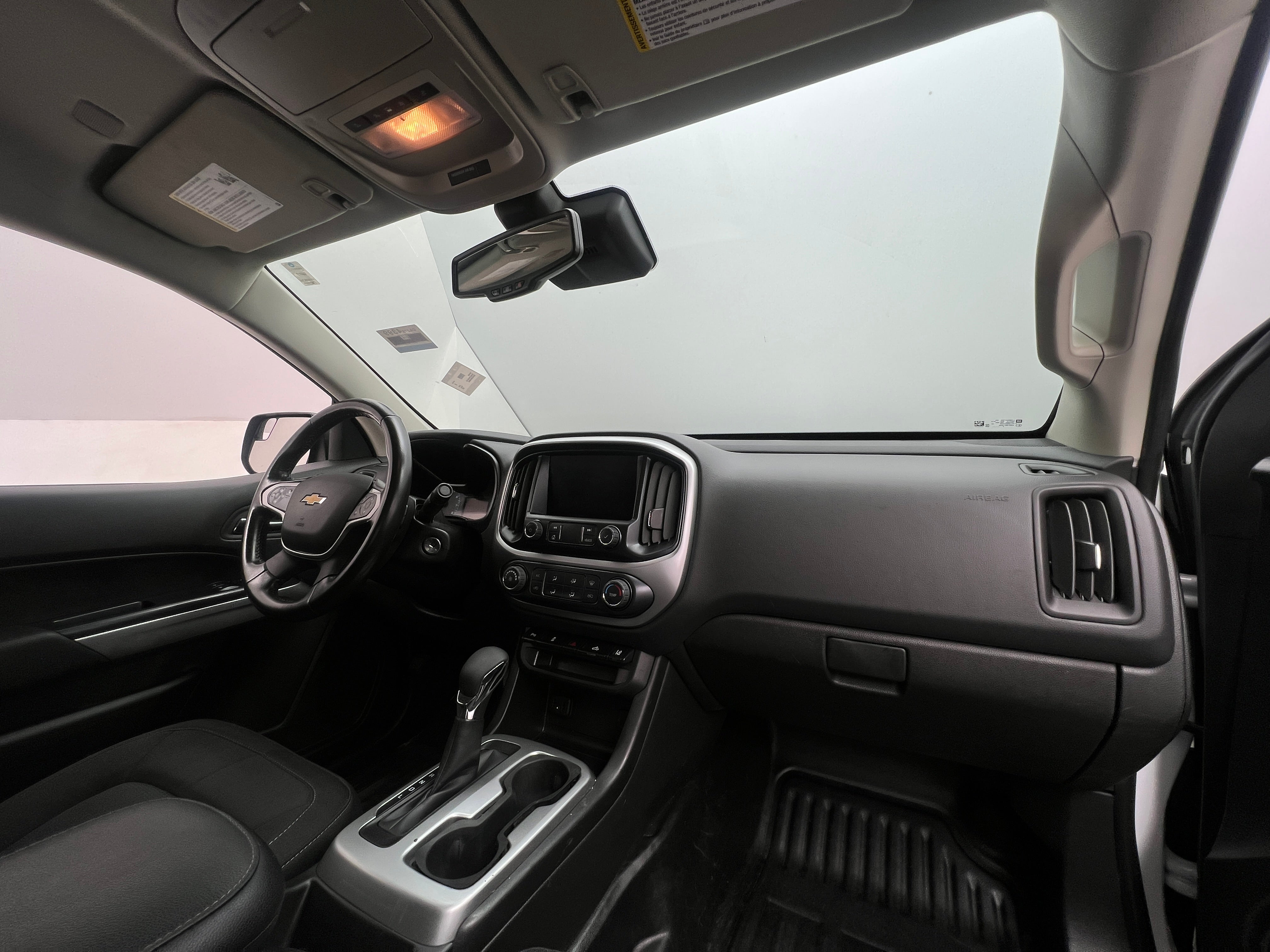 Thumbnail: 2022 Chevrolet Colorado - 3