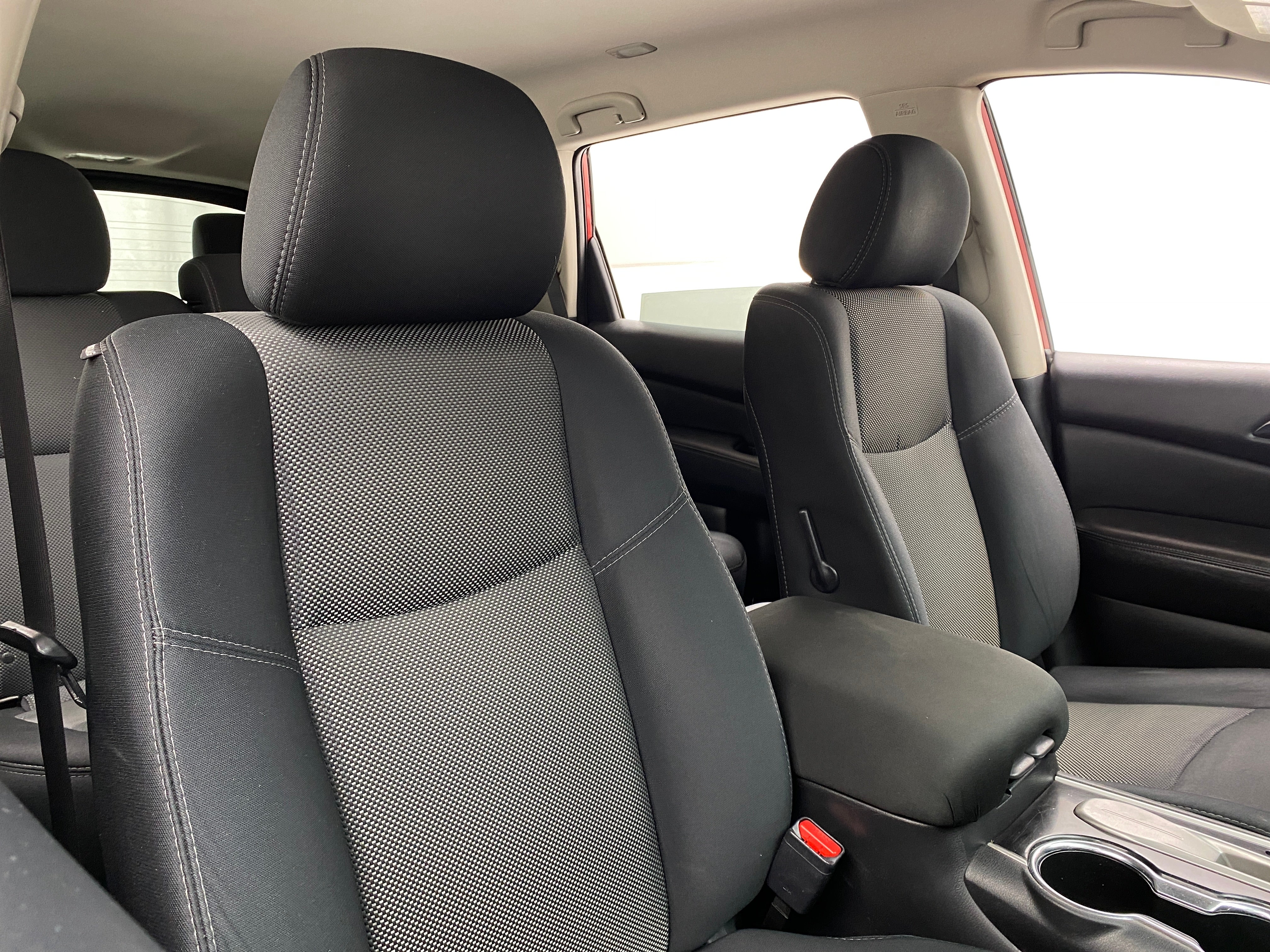2018 Nissan Pathfinder SV 2