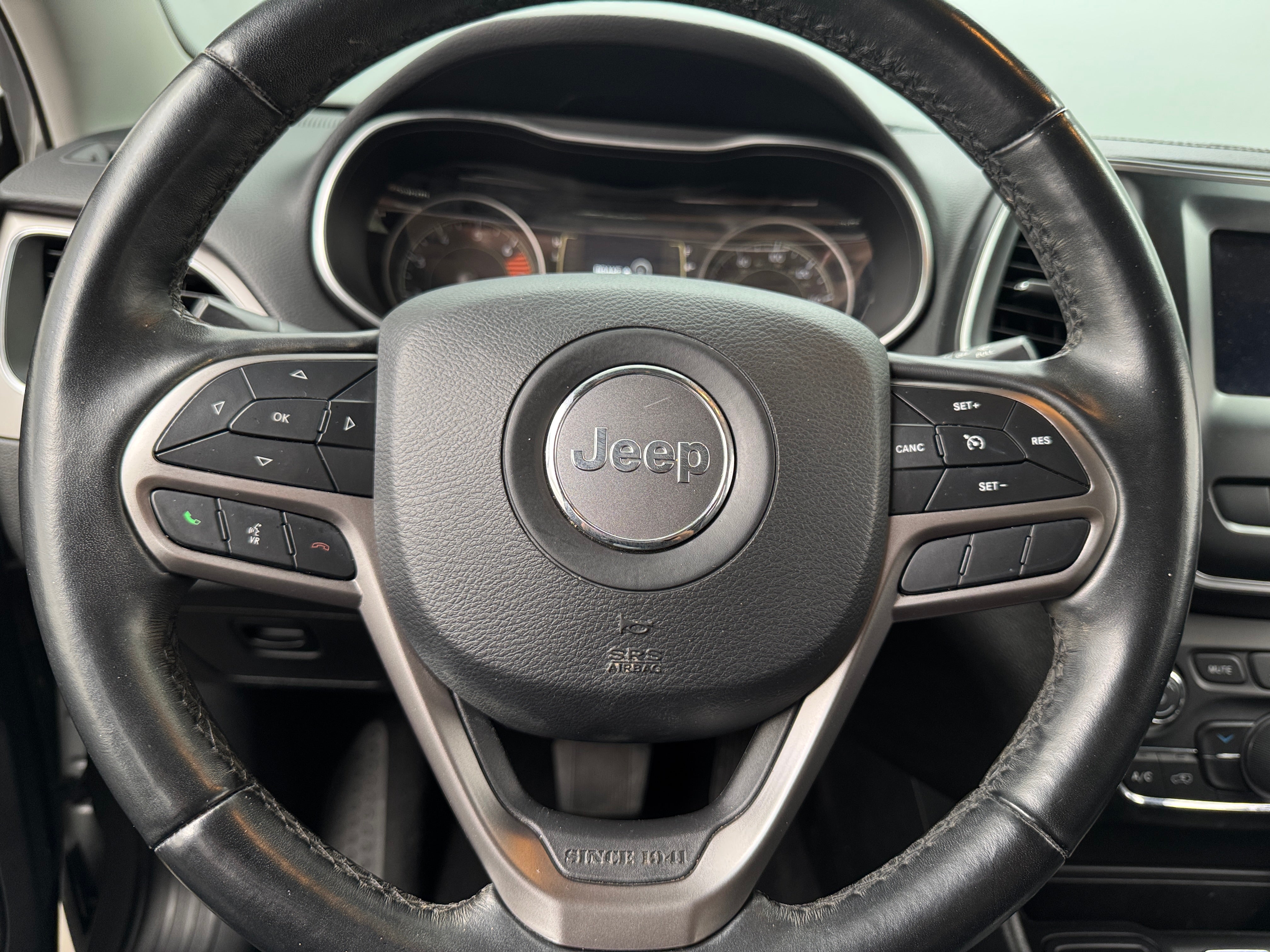 Thumbnail: 2021 Jeep Cherokee - 5