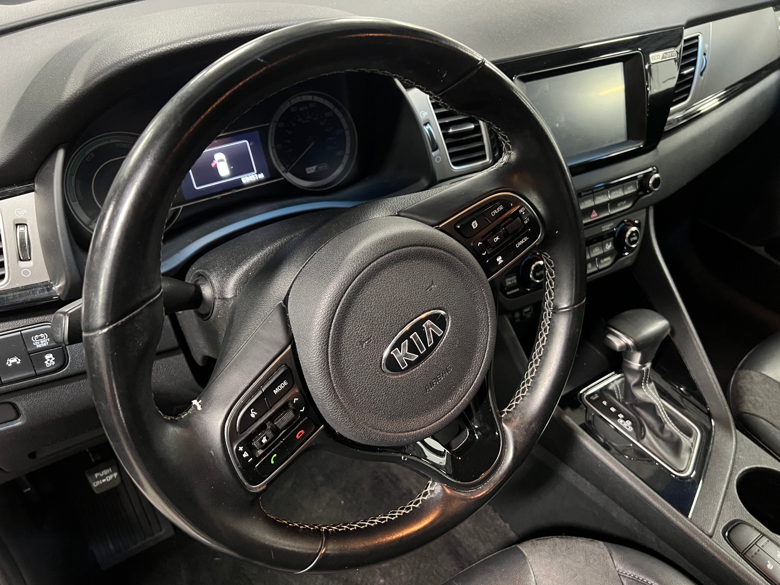 Thumbnail: 2018 Kia Niro - 4