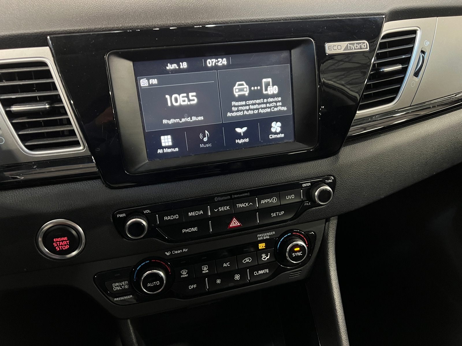 Thumbnail: 2018 Kia Niro - 3