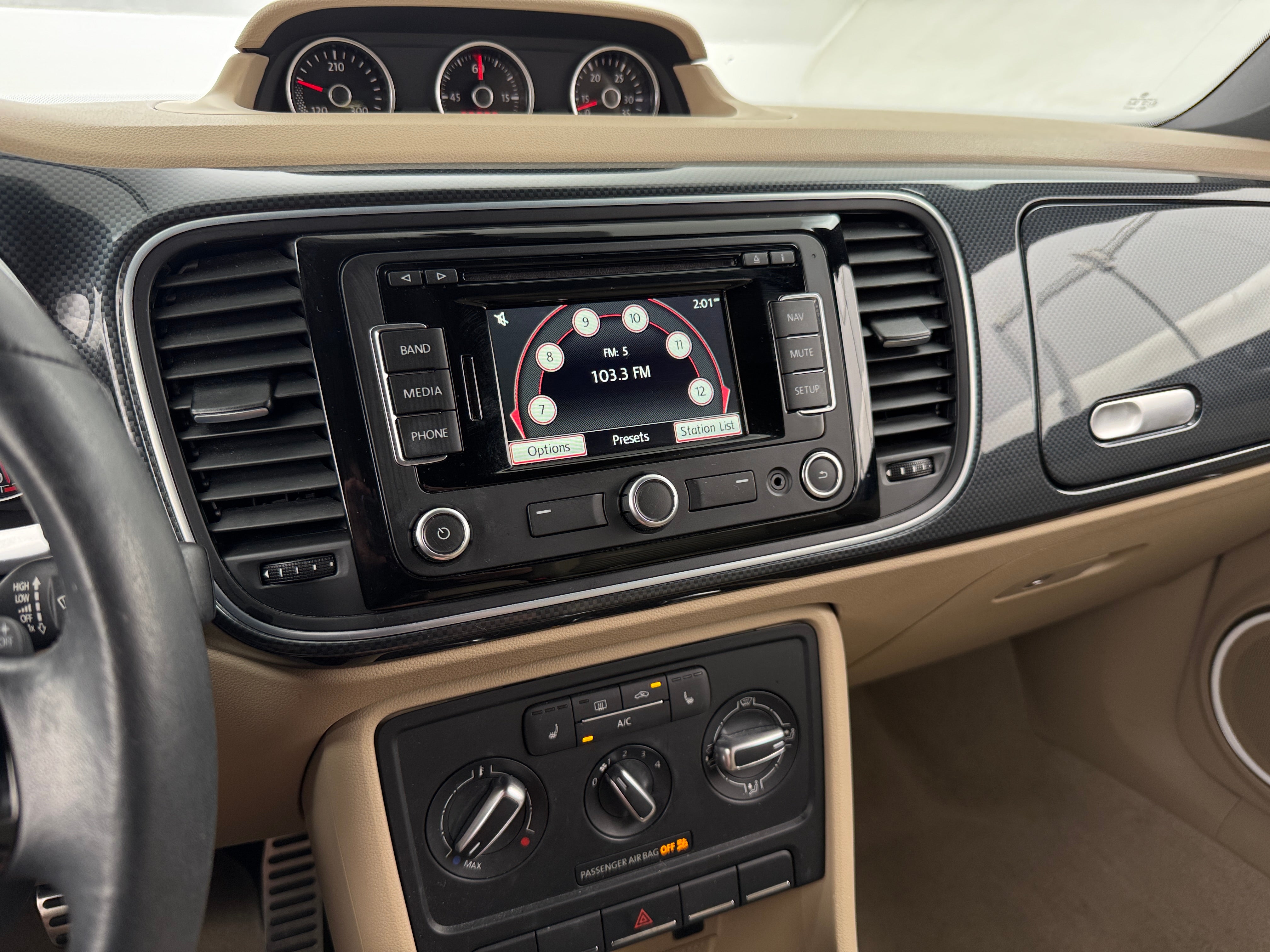 Thumbnail: 2013 Volkswagen Beetle - 3
