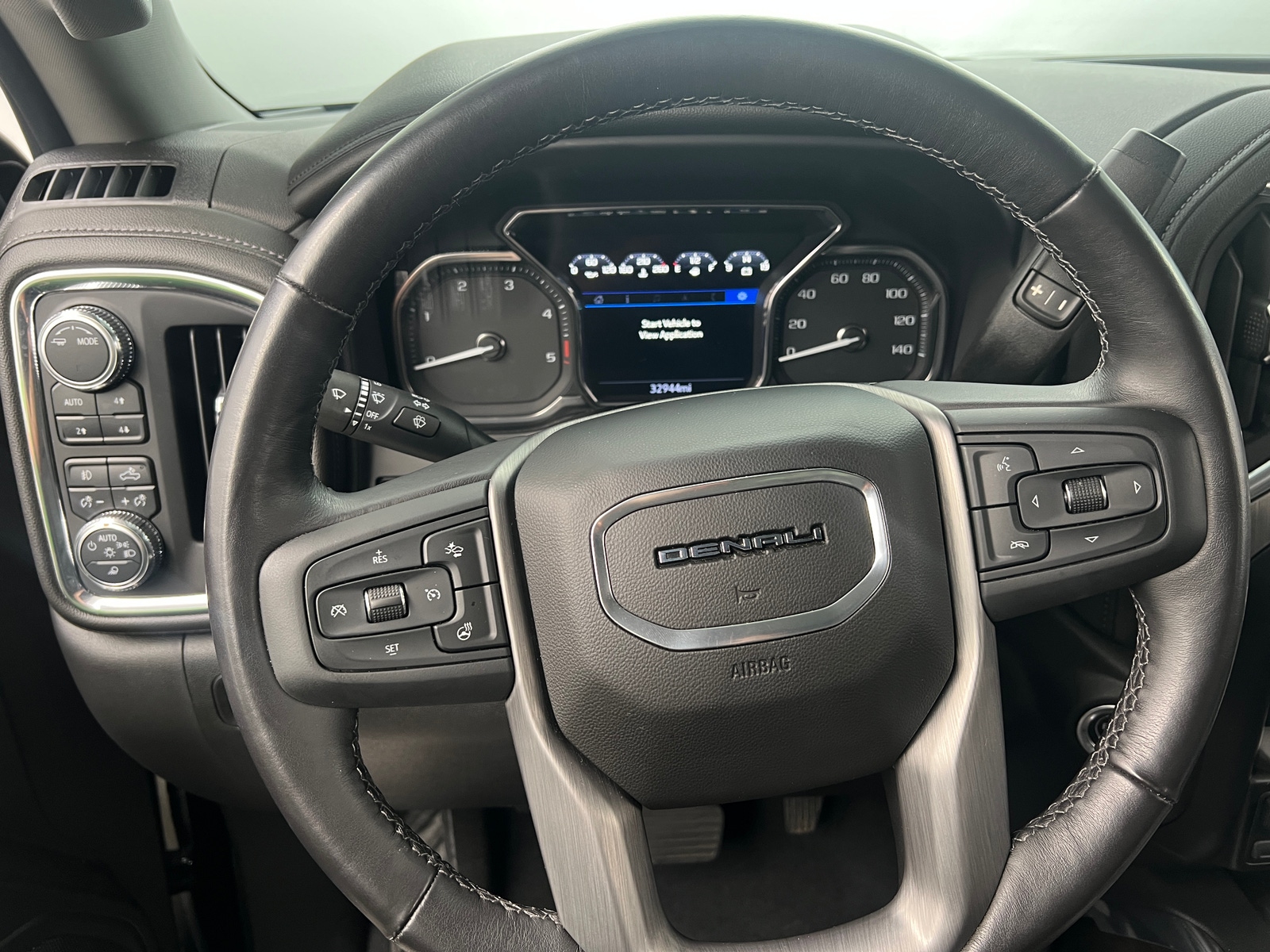 Thumbnail: 2023 GMC Sierra 2500 - 4