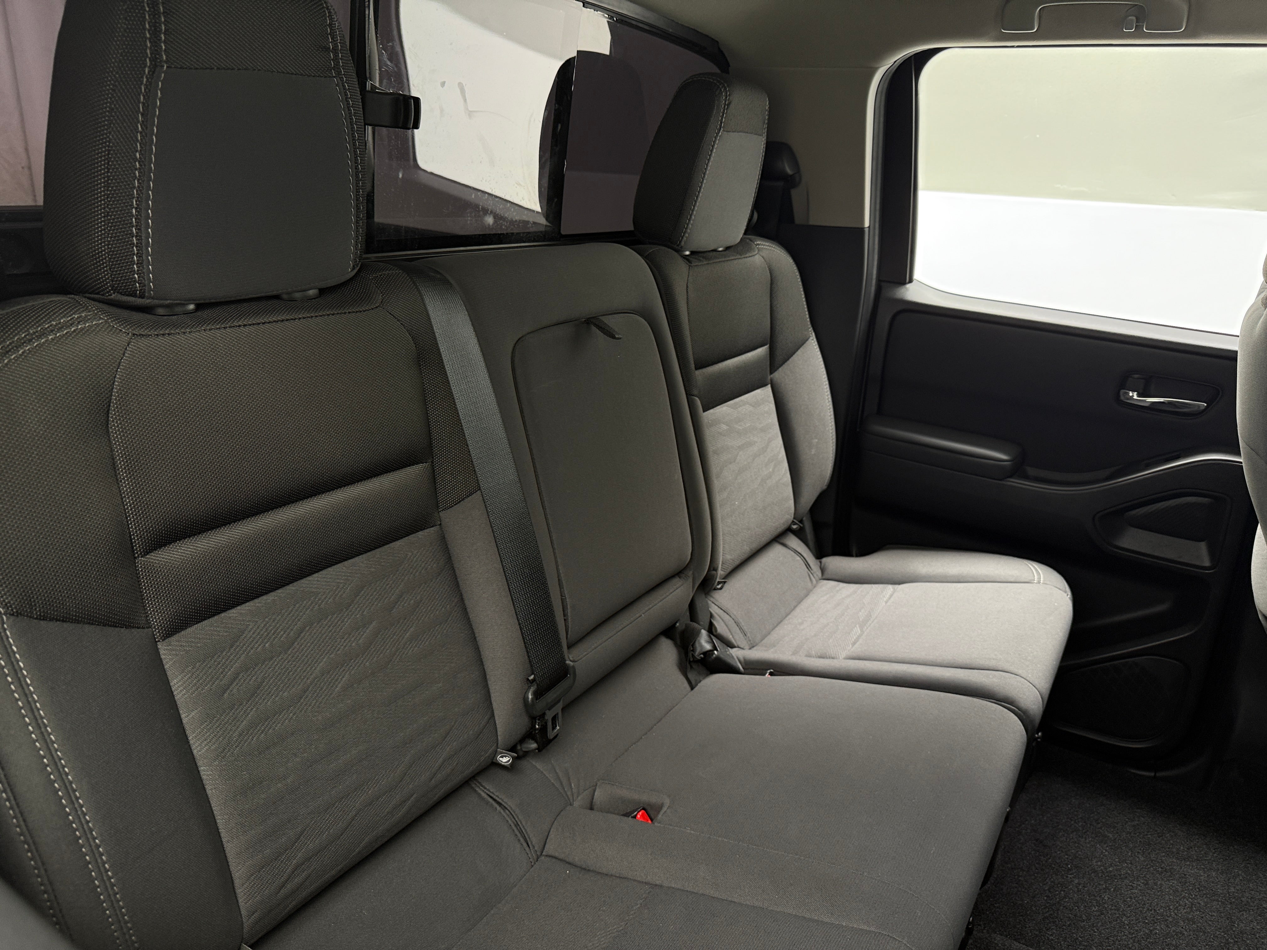 2022 Nissan Frontier SV 6