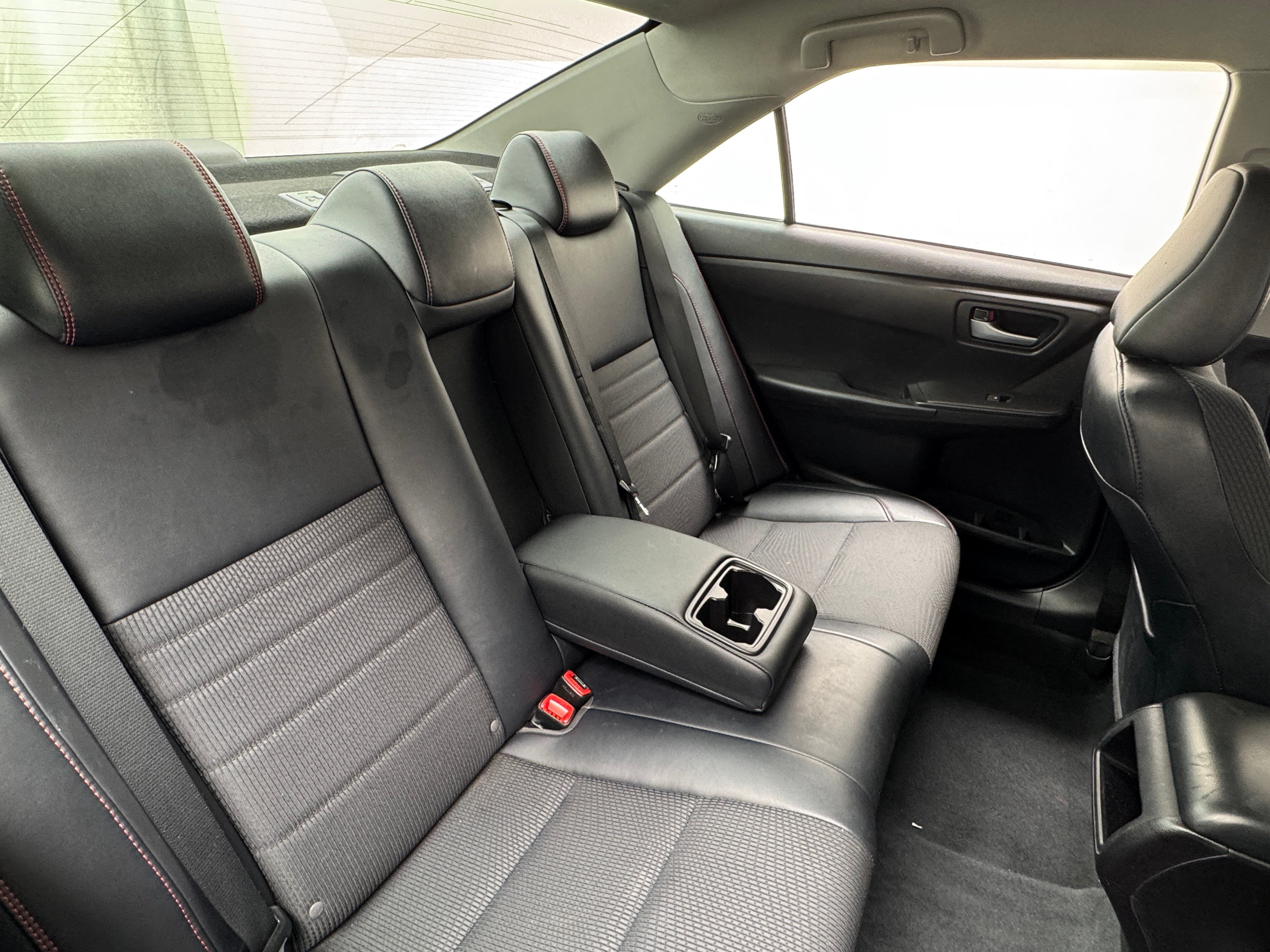 2017 Toyota Camry SE 6