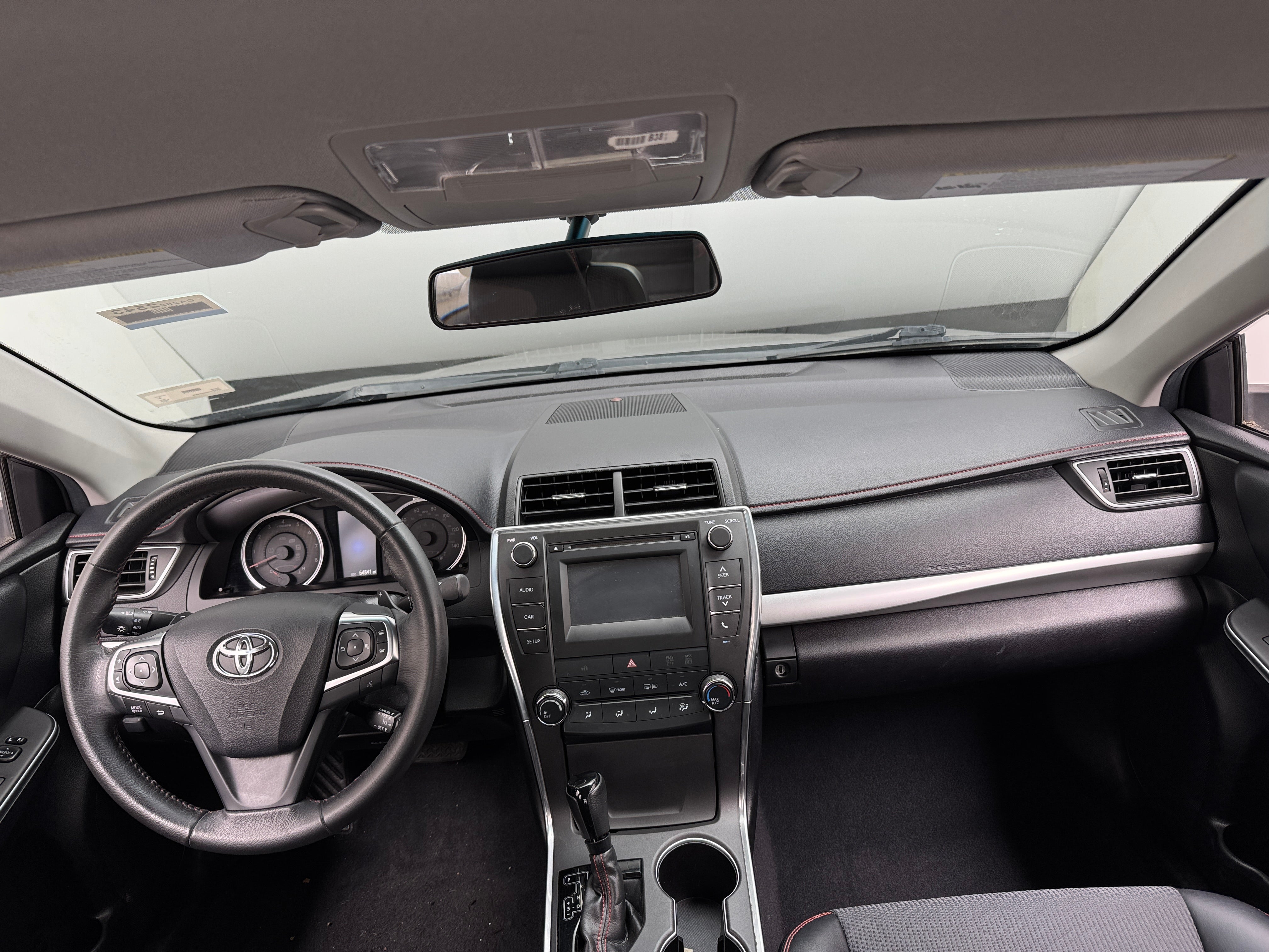 2017 Toyota Camry SE 3