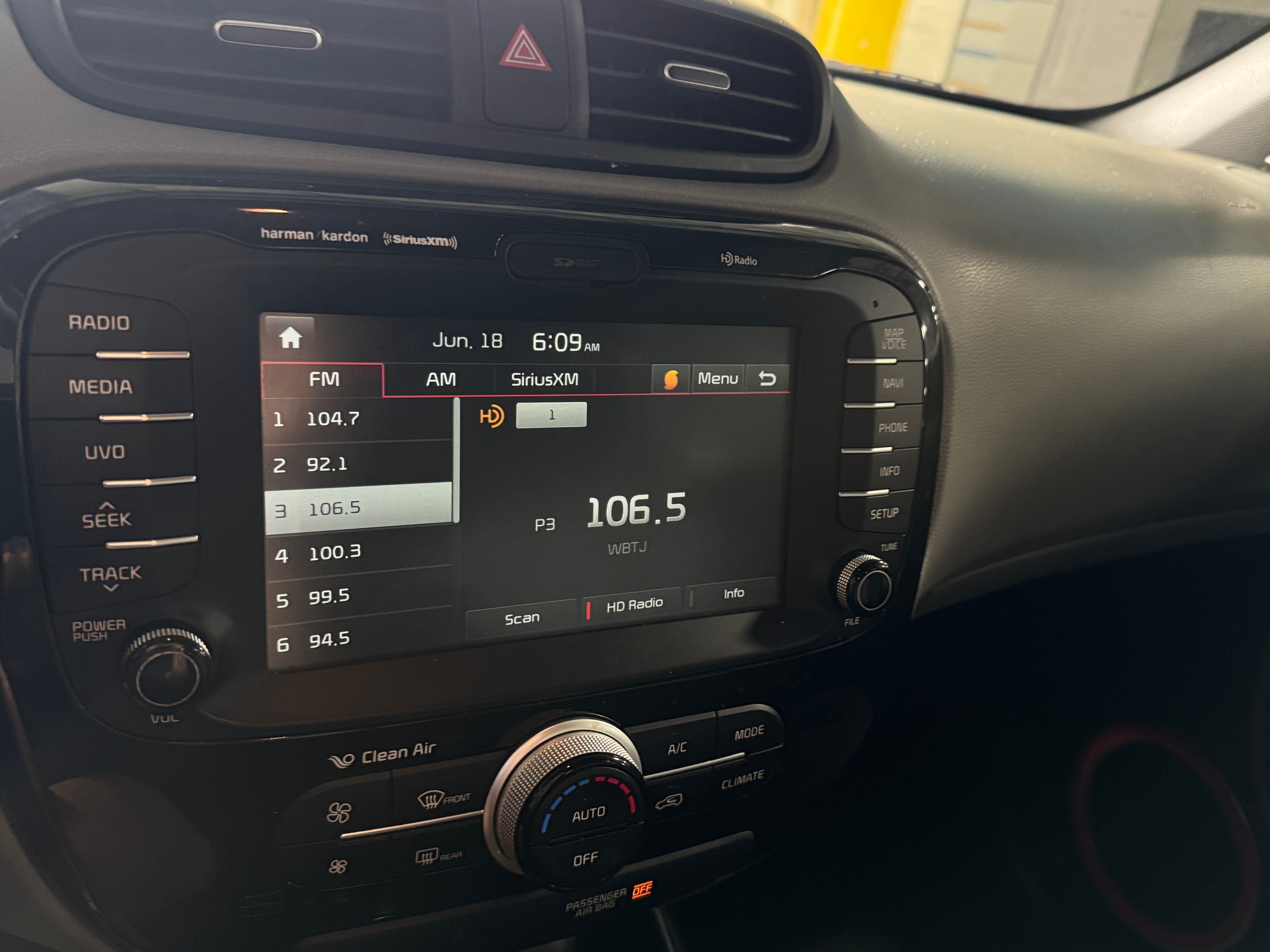 Thumbnail: 2017 Kia Soul - 4