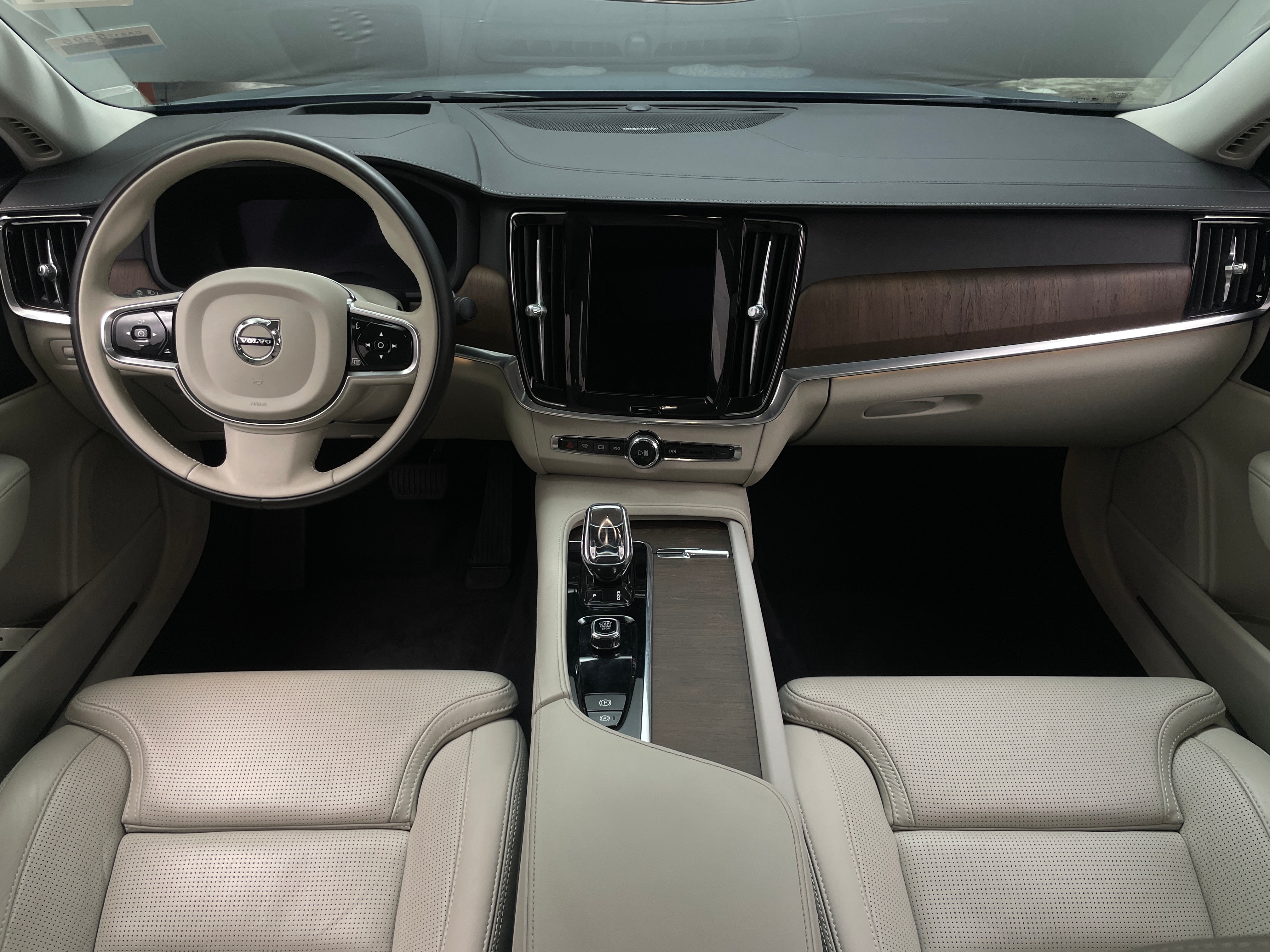 Thumbnail: 2022 Volvo S90 - 2