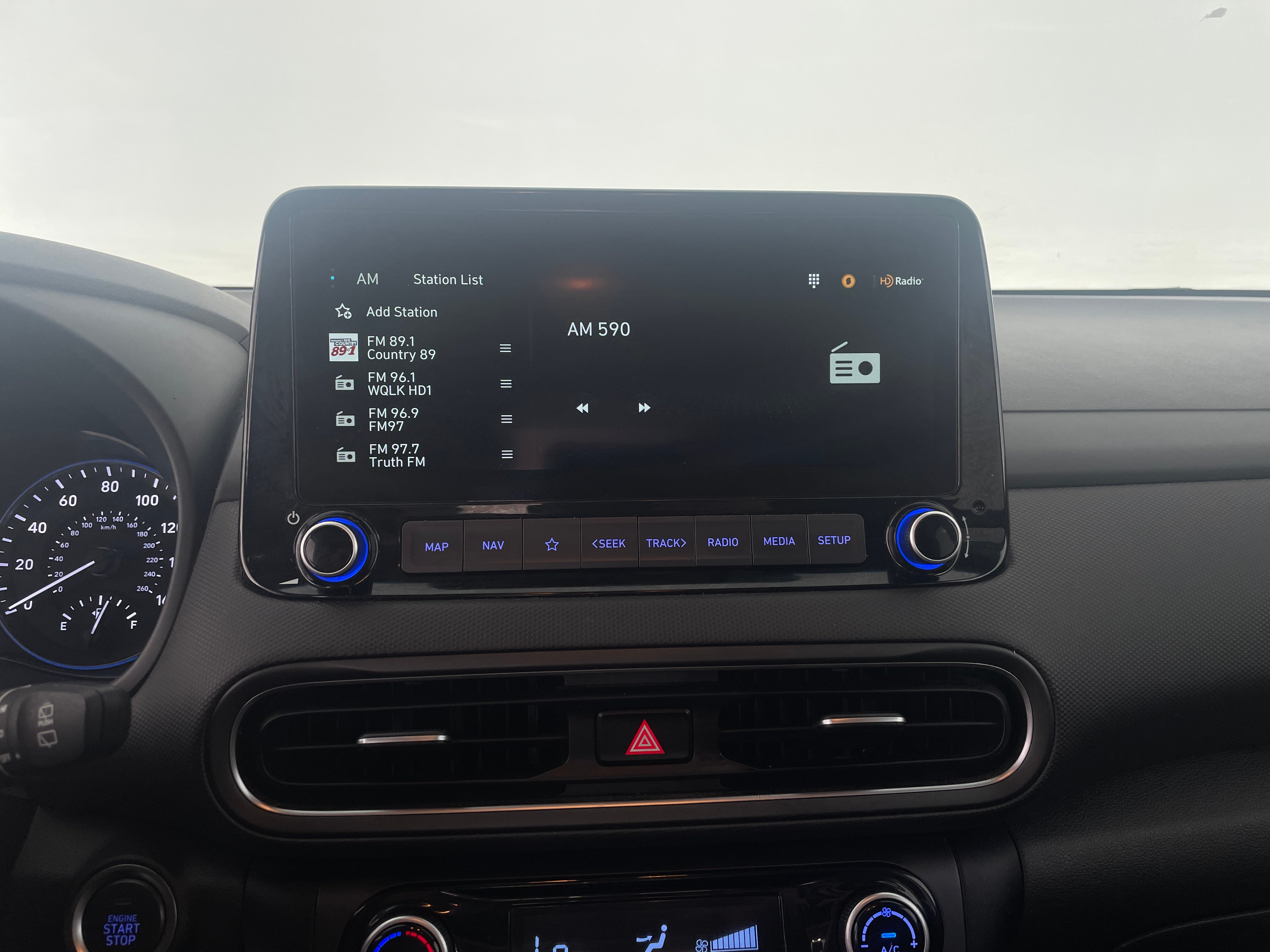 2023 Hyundai Kona SEL 4