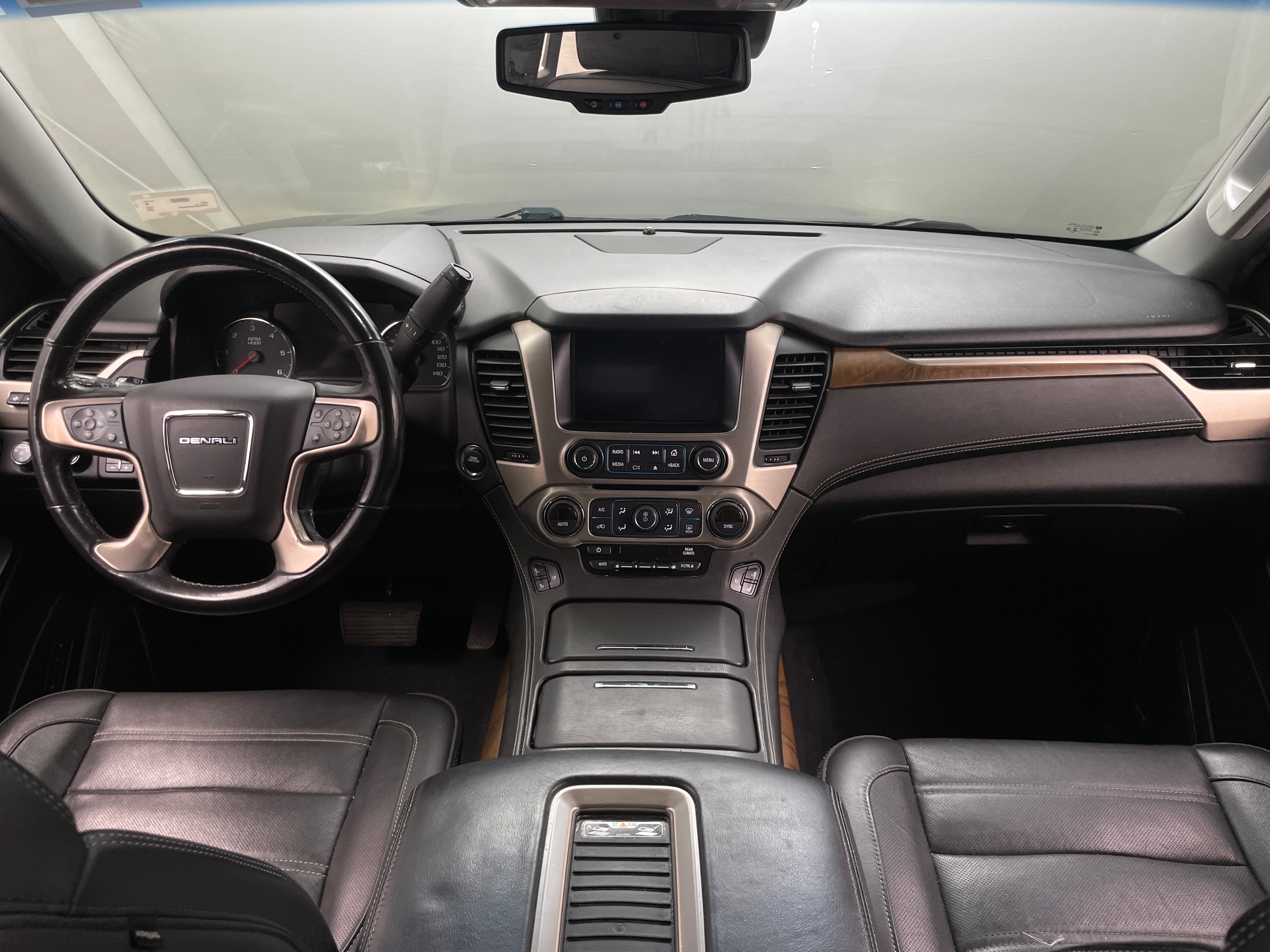 2019 GMC Yukon XL Denali 2