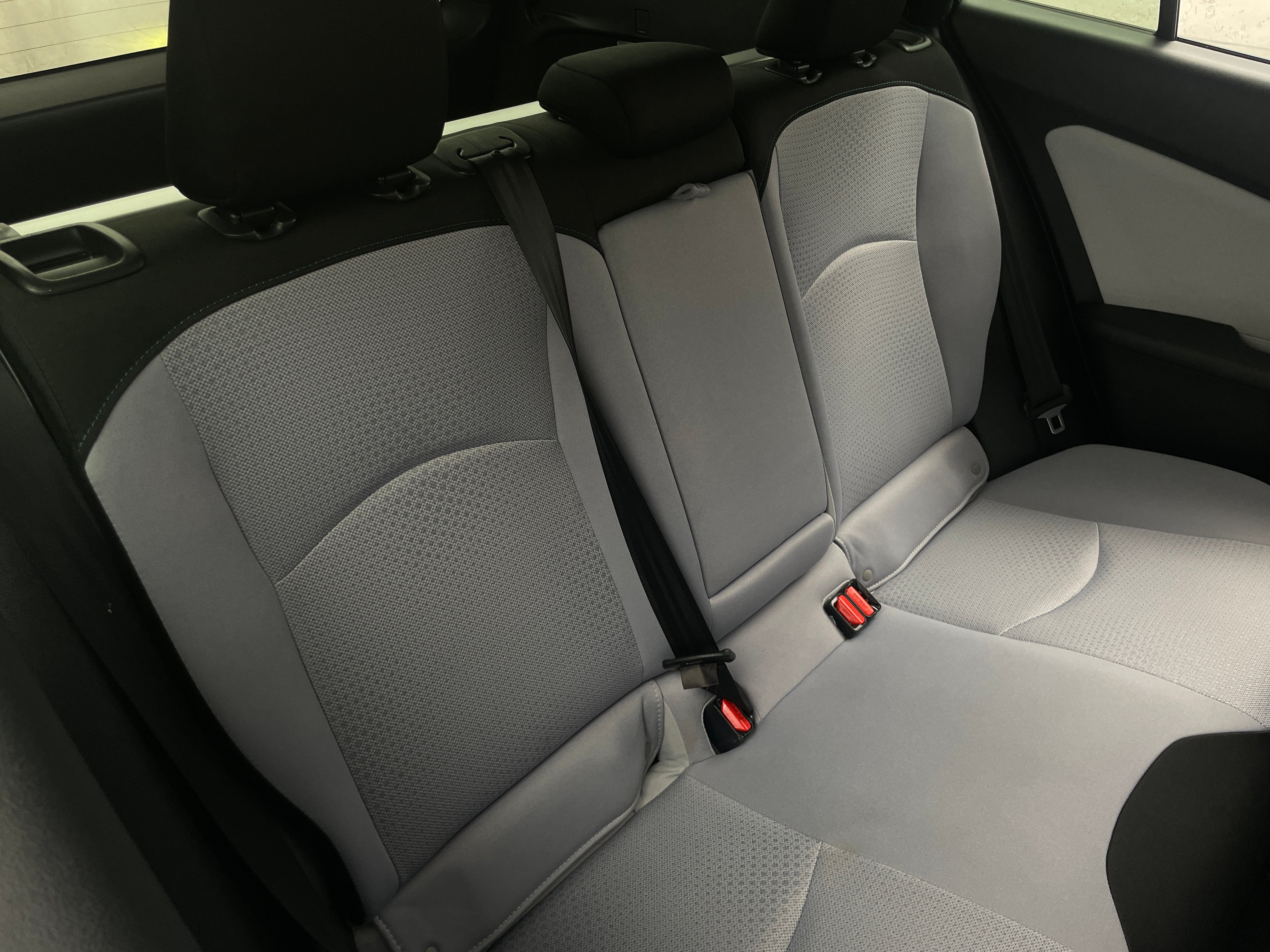 2019 Toyota Prius LE 6