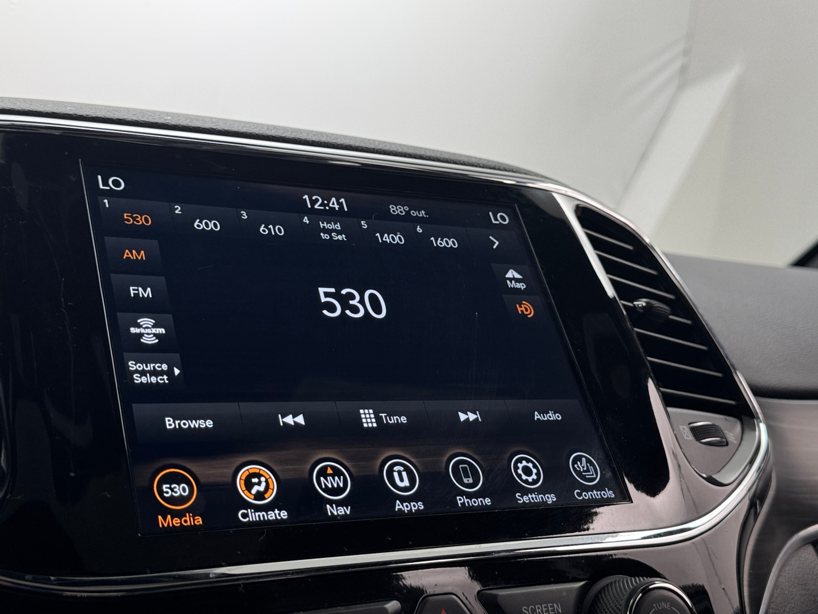 Thumbnail: 2021 Jeep Grand Cherokee - 3