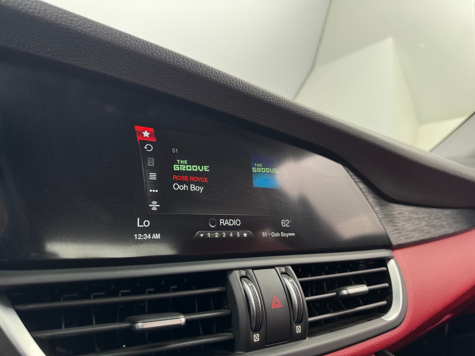 Thumbnail: 2019 Alfa Romeo Giulia - 3