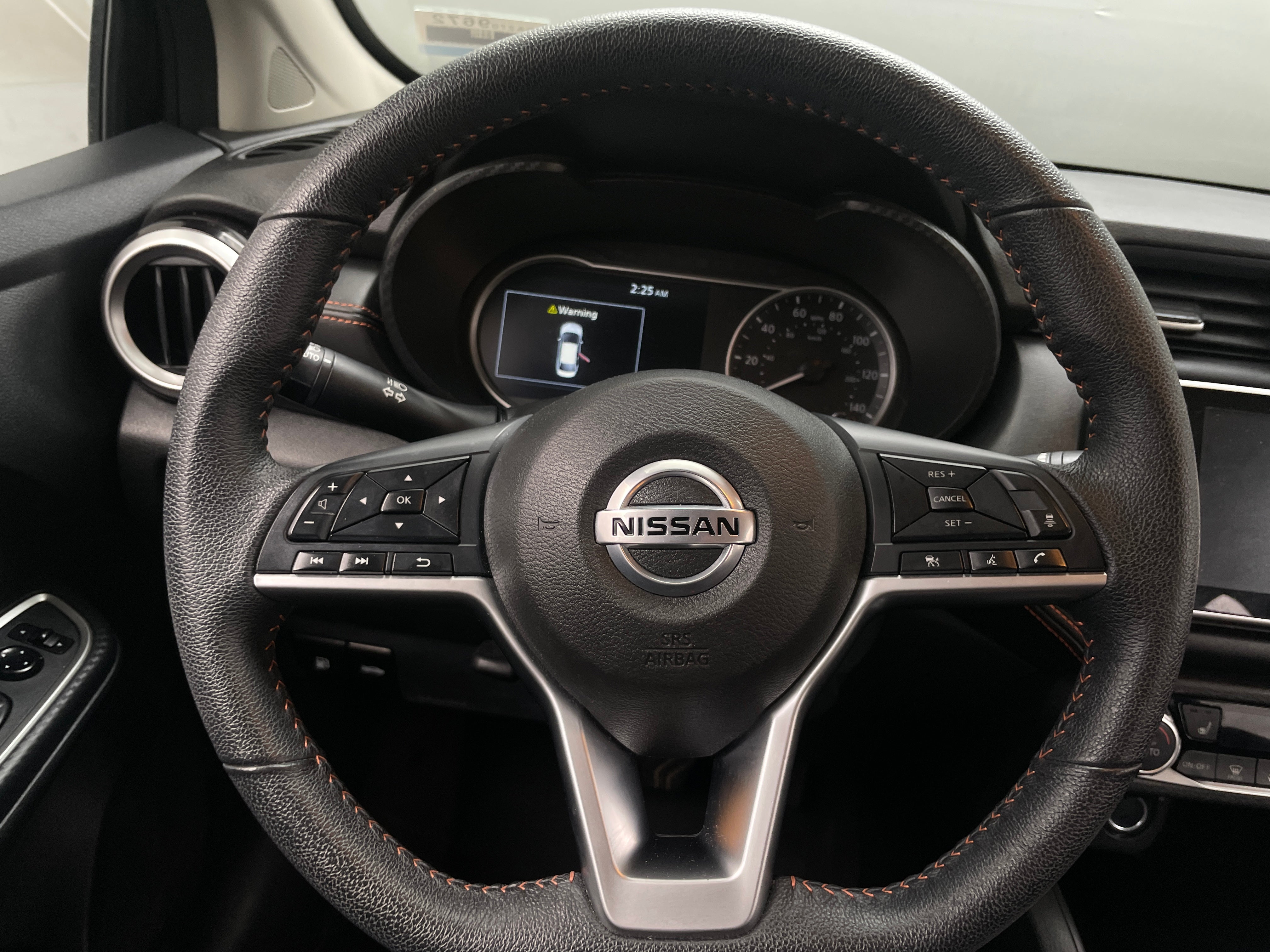 2022 Nissan Versa SR 5