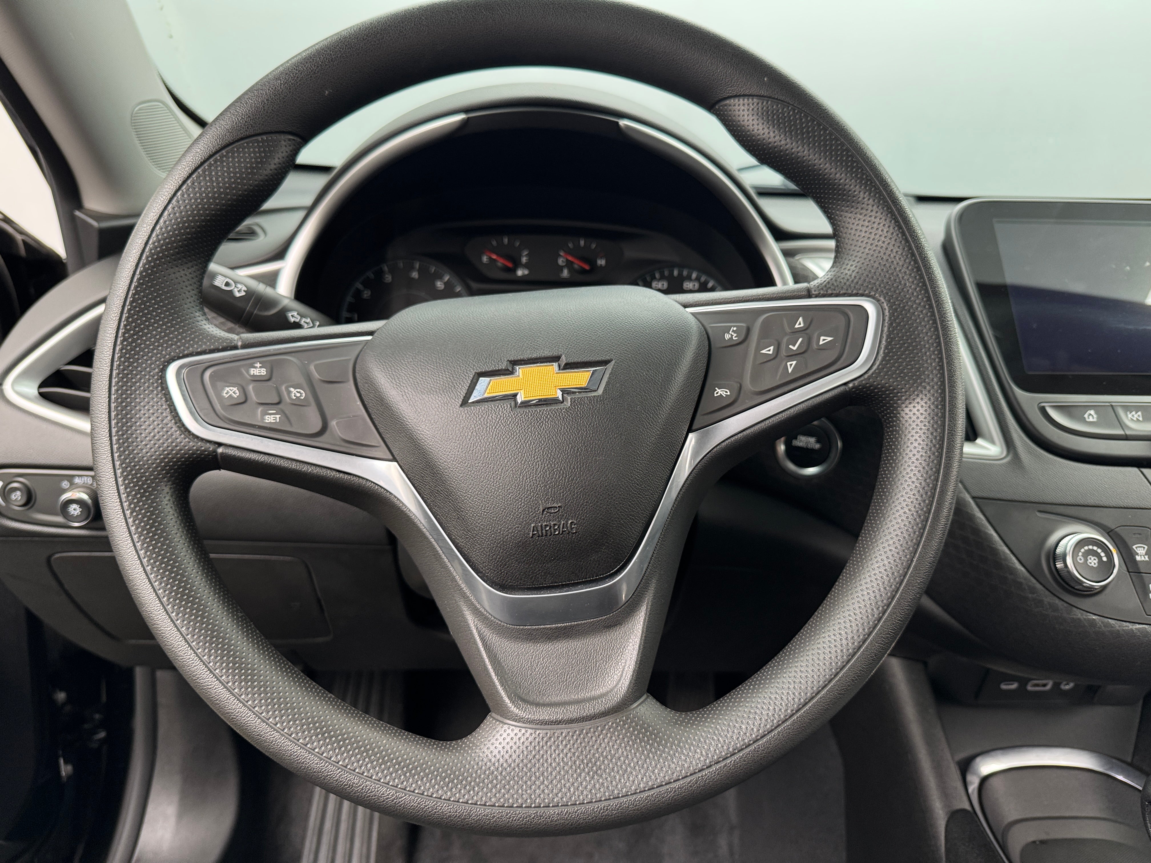 Thumbnail: 2022 Chevrolet Malibu - 5