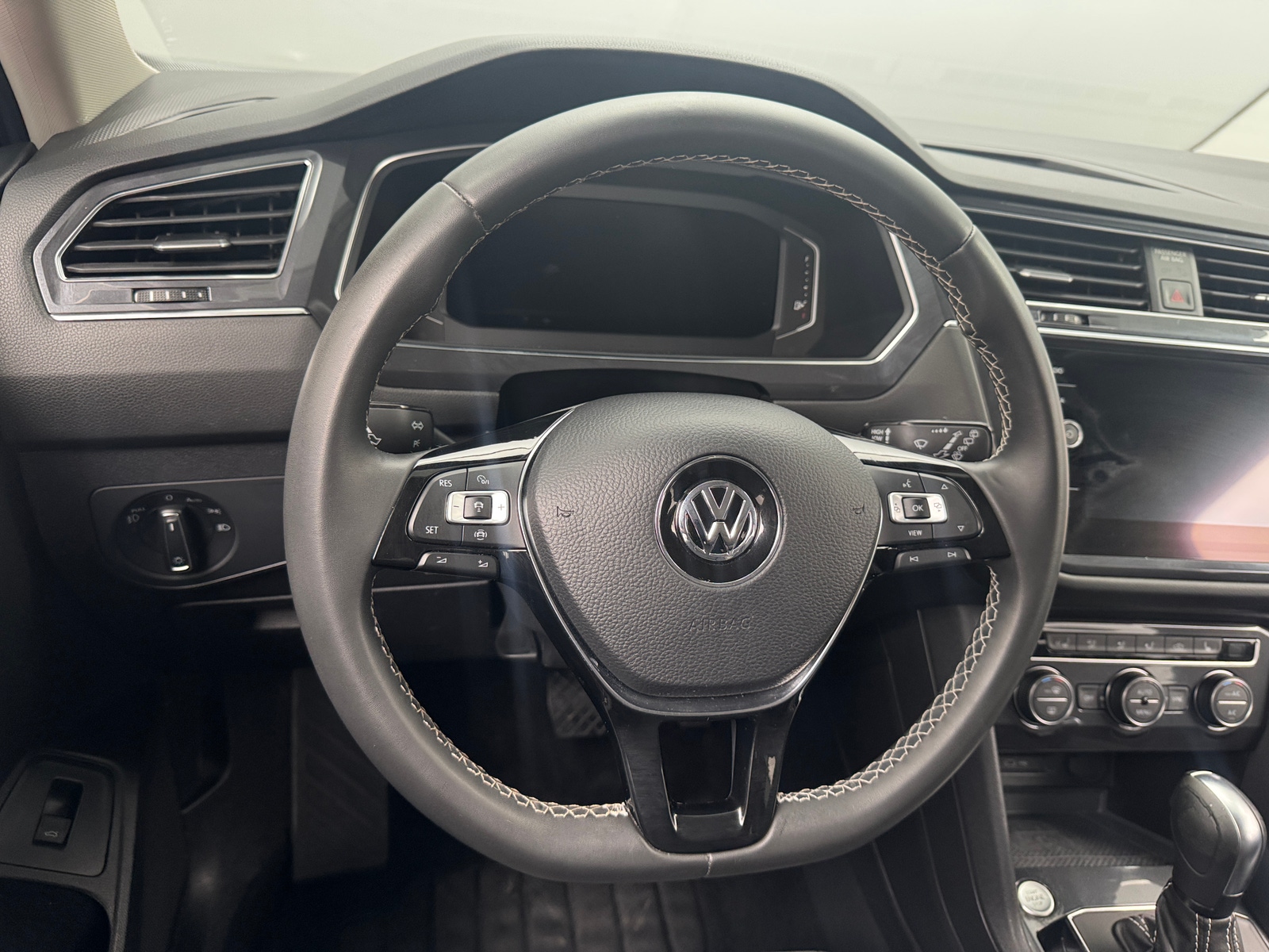 Thumbnail: 2021 Volkswagen Tiguan - 5