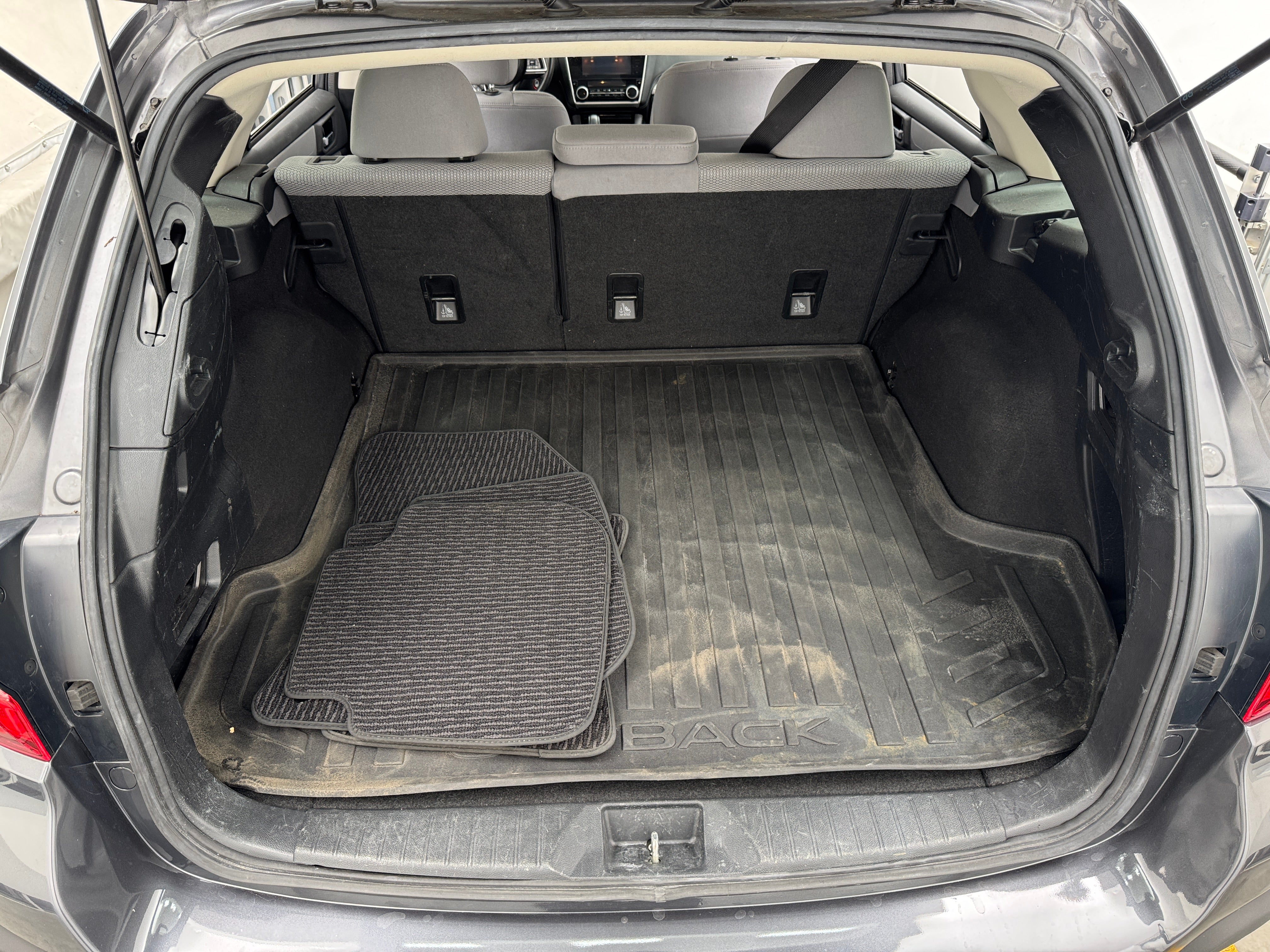 2019 Subaru Outback Premium 7