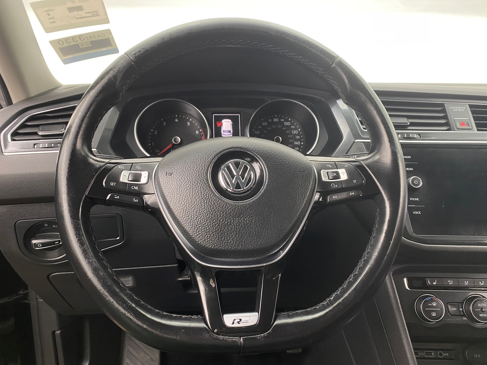 Thumbnail: 2018 Volkswagen Tiguan - 4