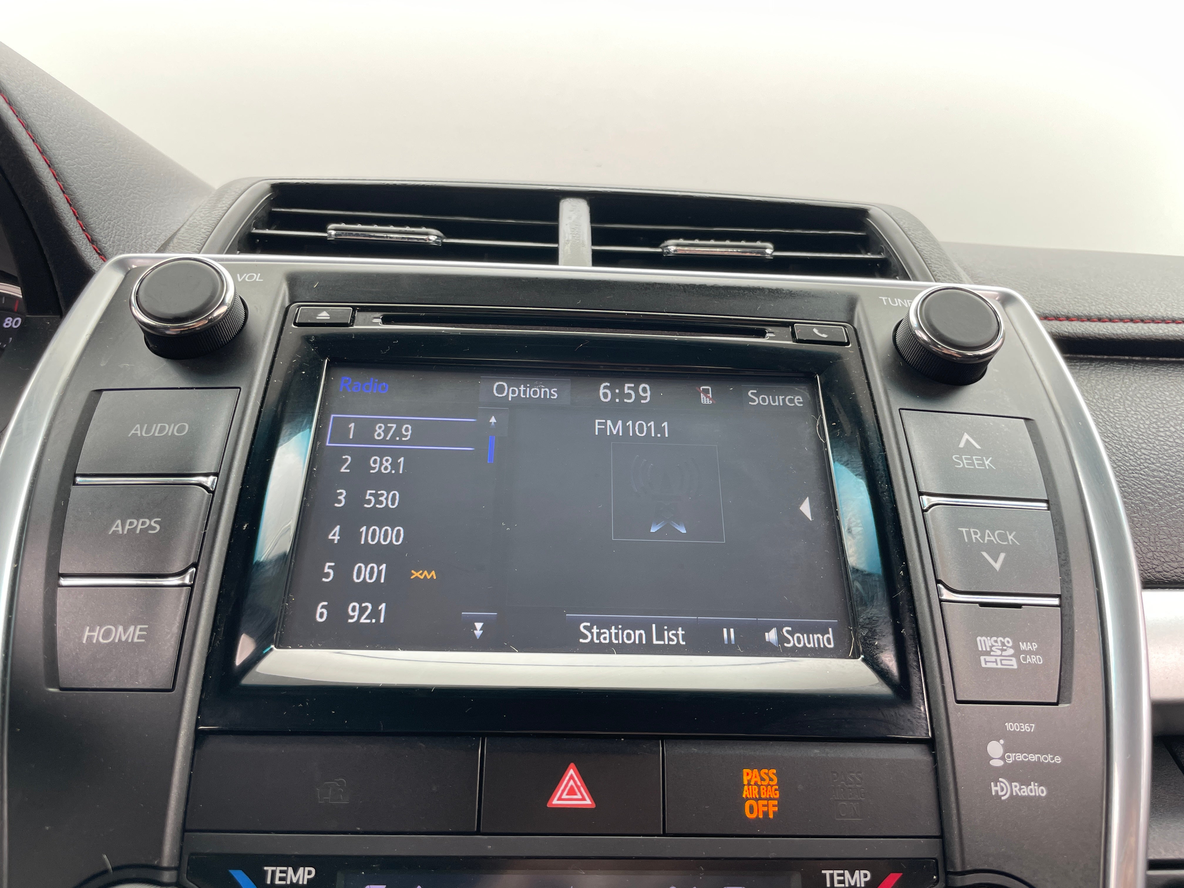 2015 Toyota Camry XSE 3