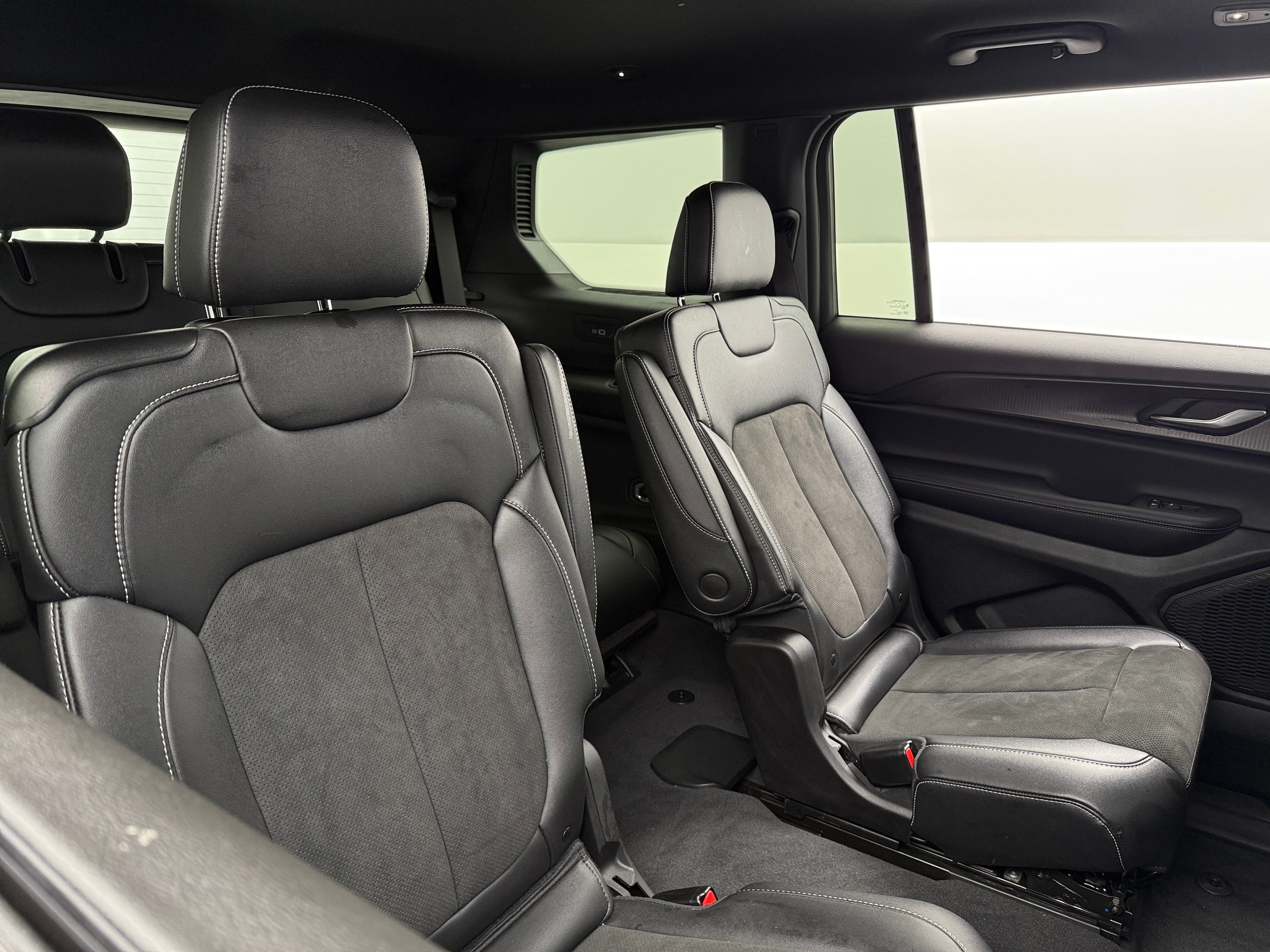 Thumbnail: 2024 Jeep Grand Cherokee L - 5
