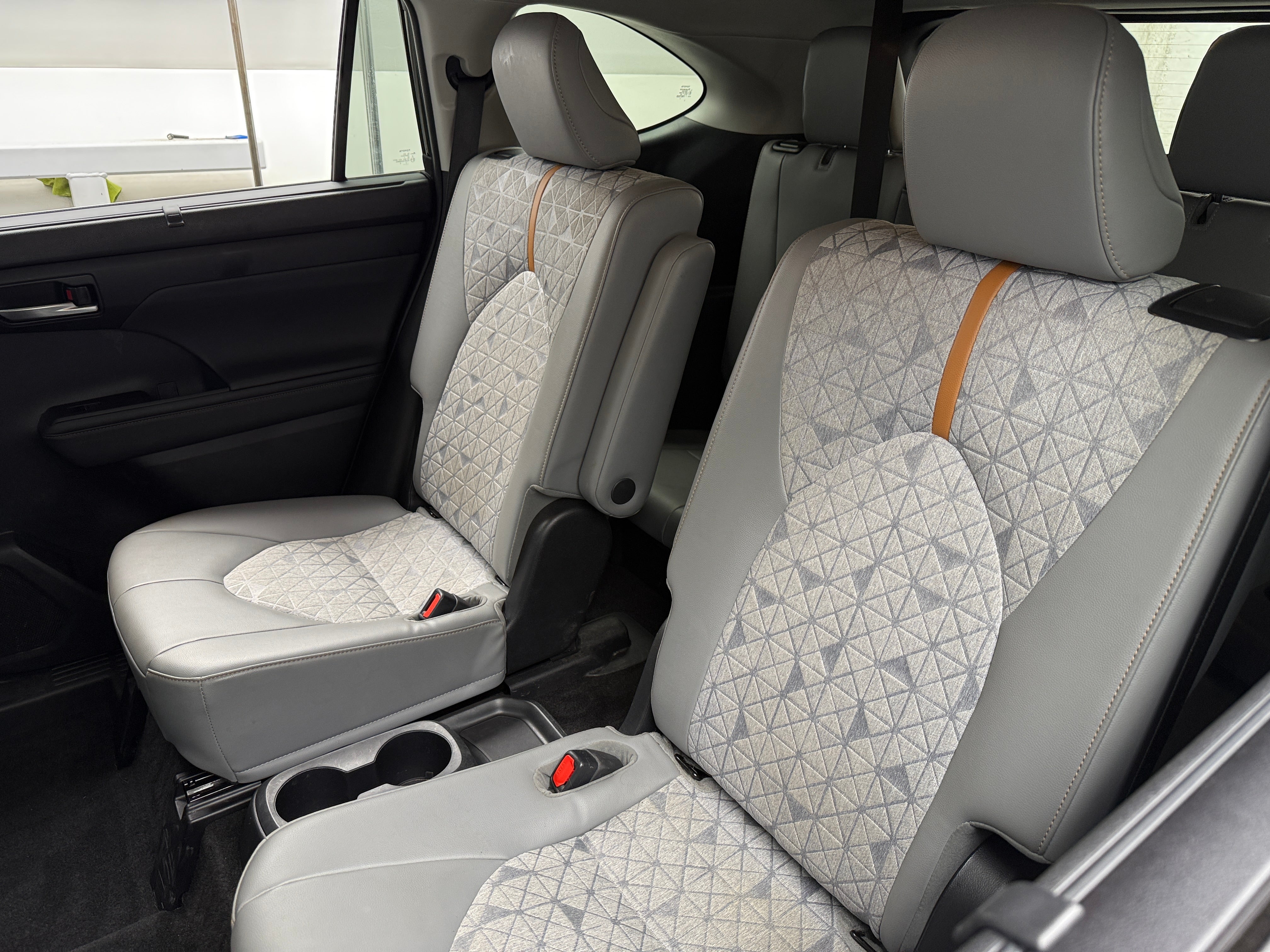 Thumbnail: 2023 Toyota Highlander - 6