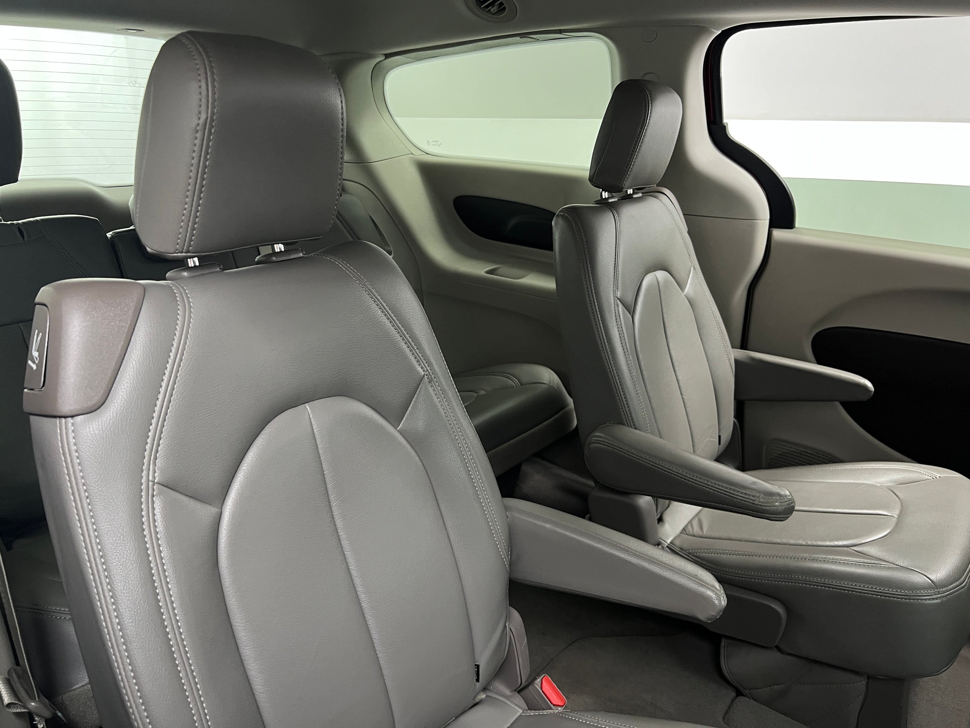 2017 Chrysler Pacifica LX 6