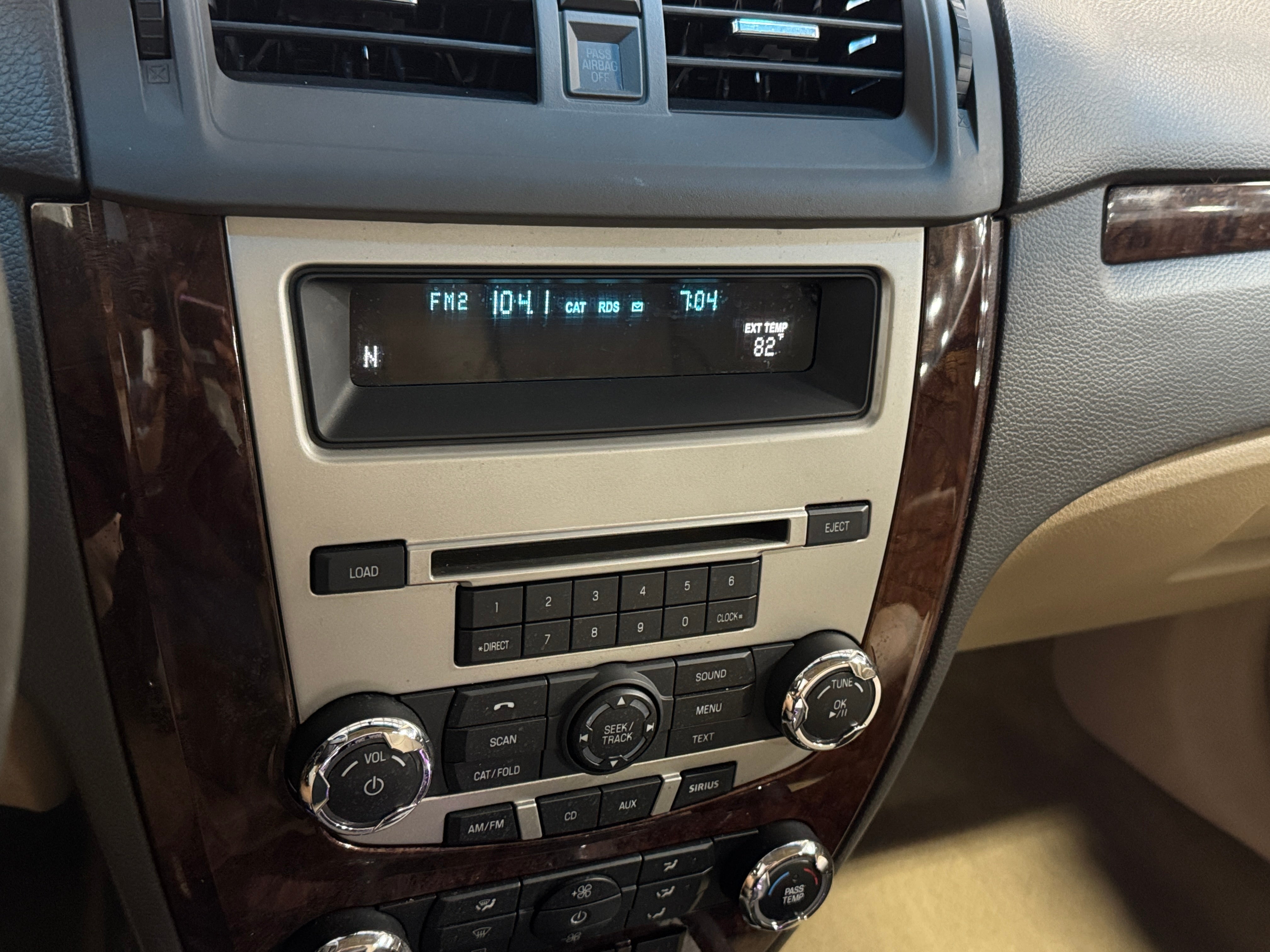2011 Ford Fusion SEL 3