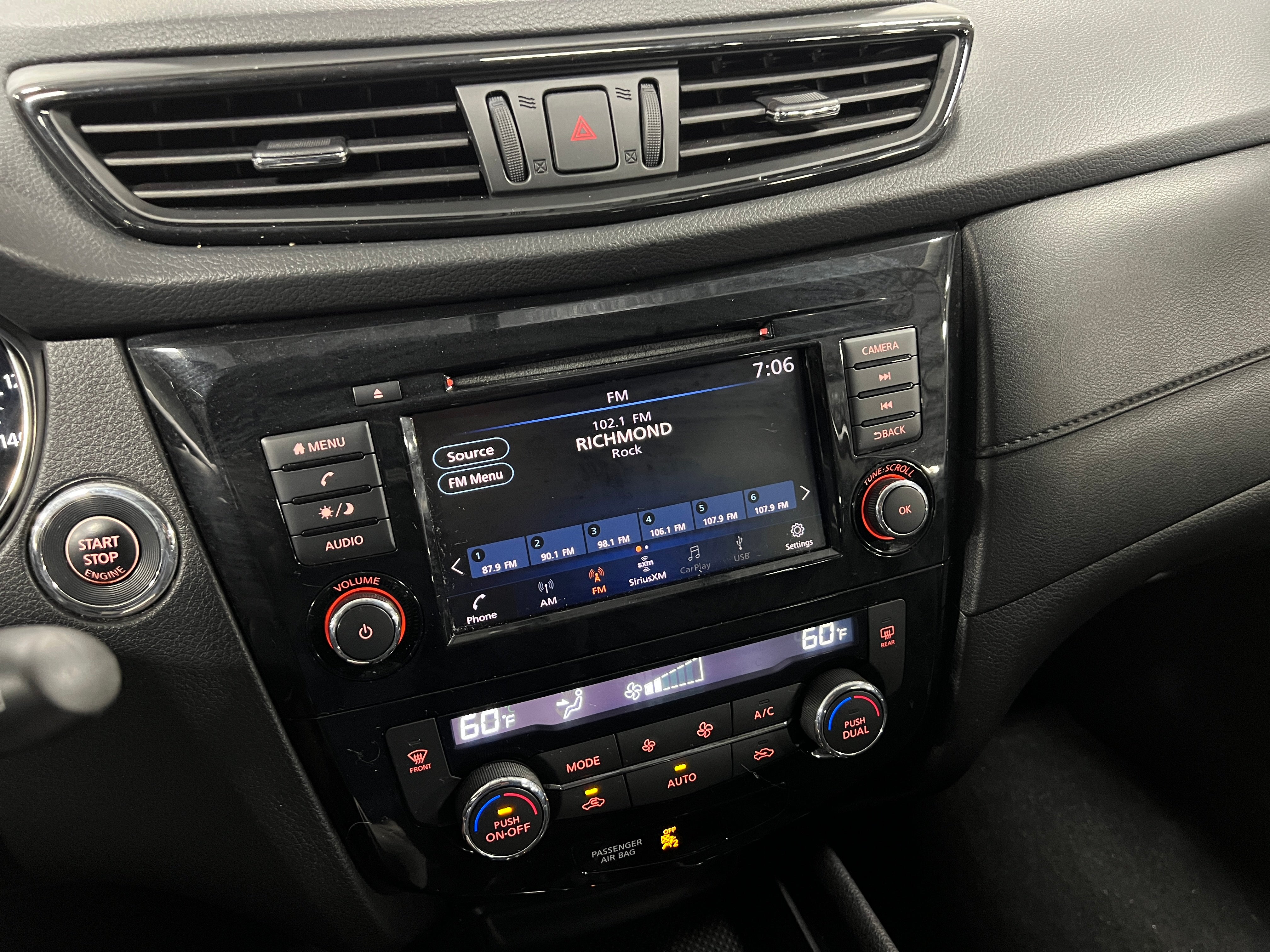 2018 Nissan Rogue SV 4