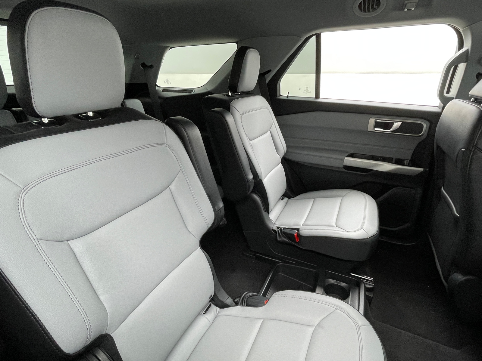 Thumbnail: 2021 Ford Explorer - 6