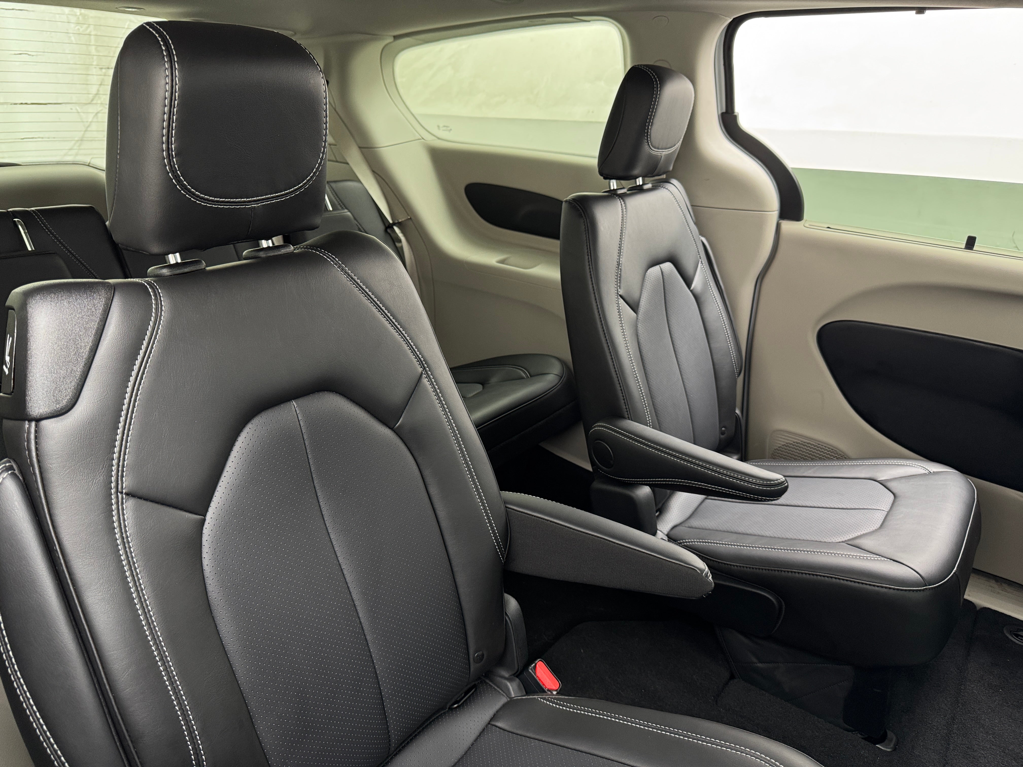 2024 Chrysler Pacifica Touring L 5