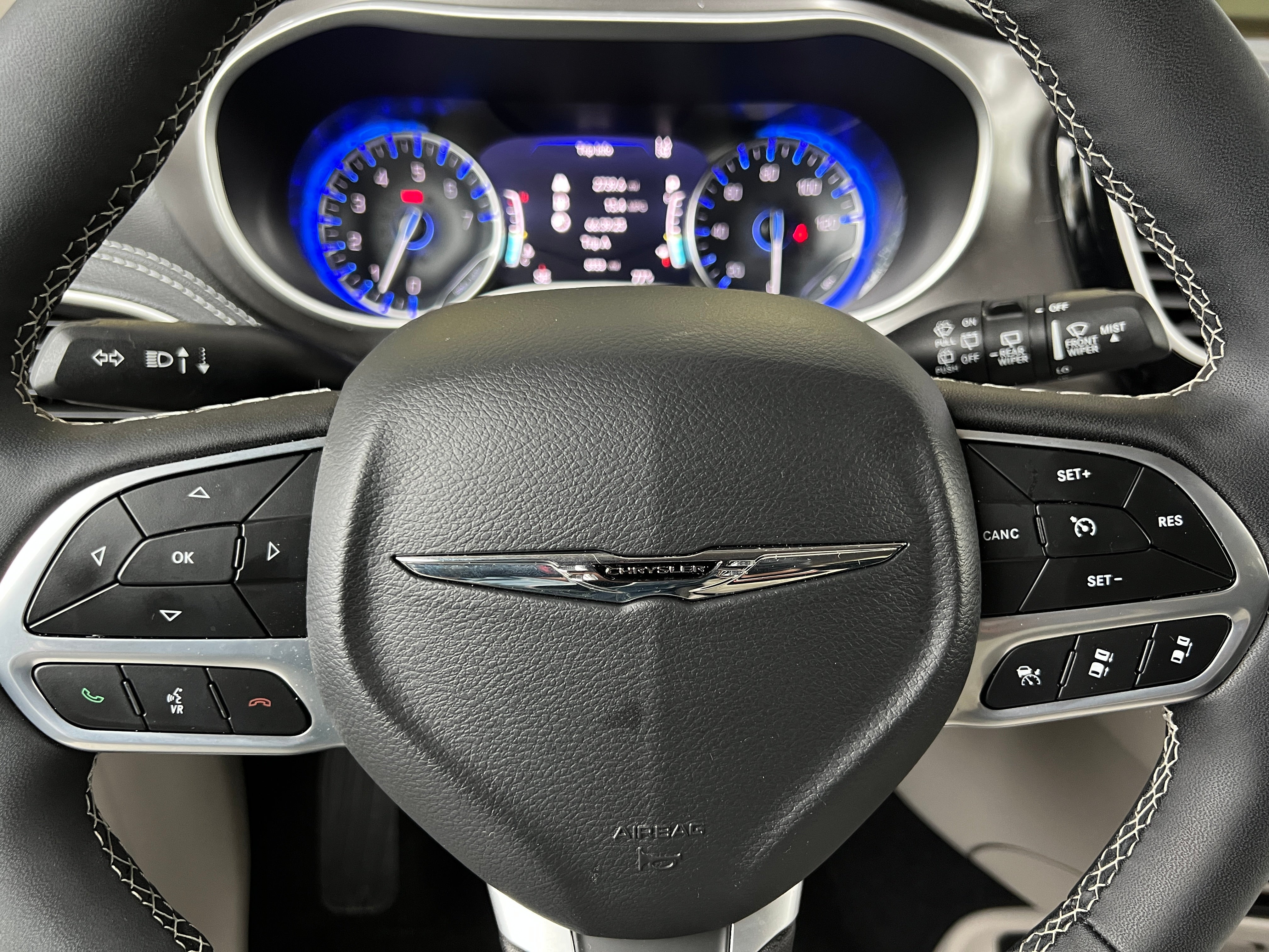 2024 Chrysler Pacifica Touring L 4