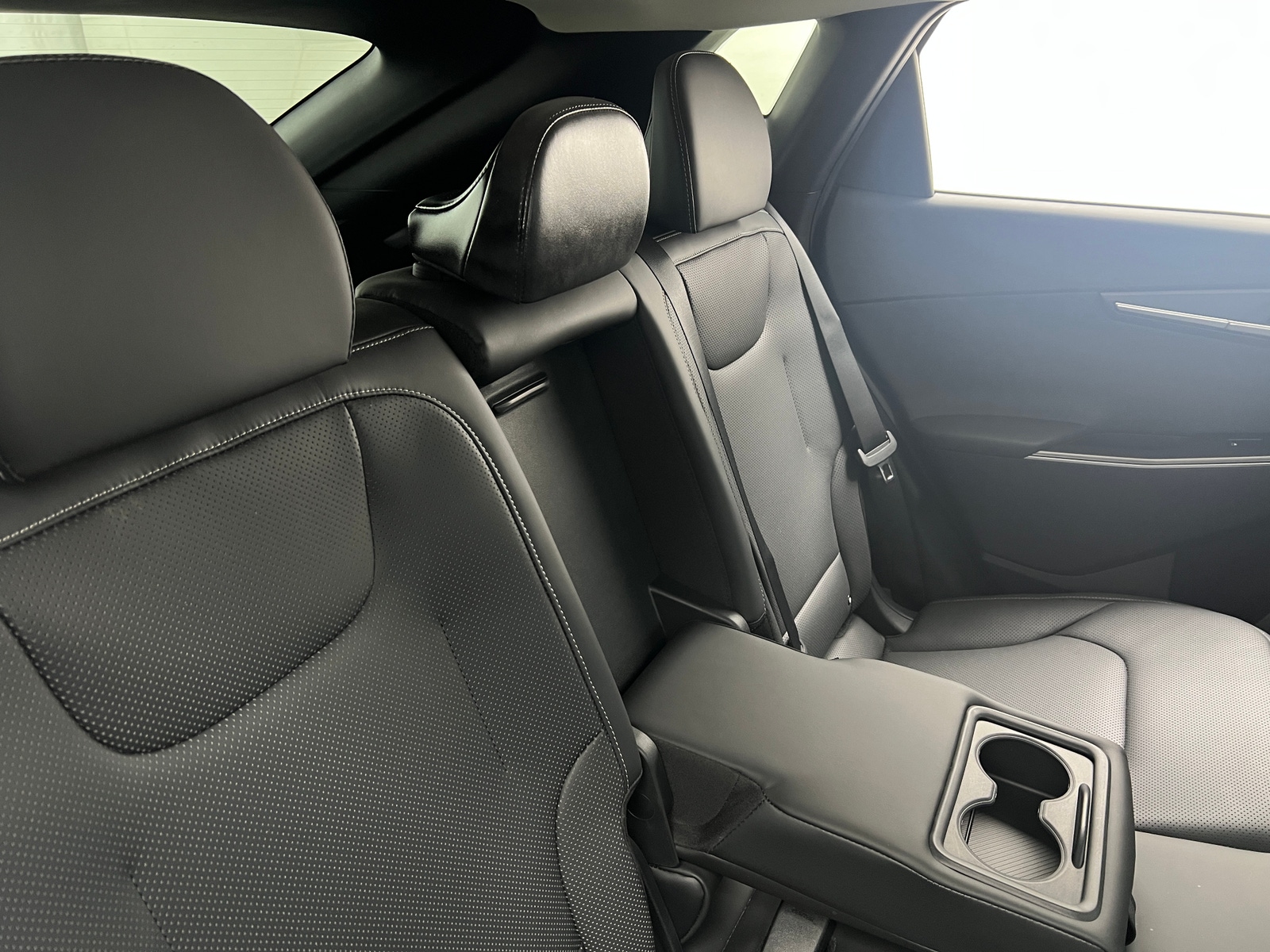 Thumbnail: 2022 Kia EV6 - 5