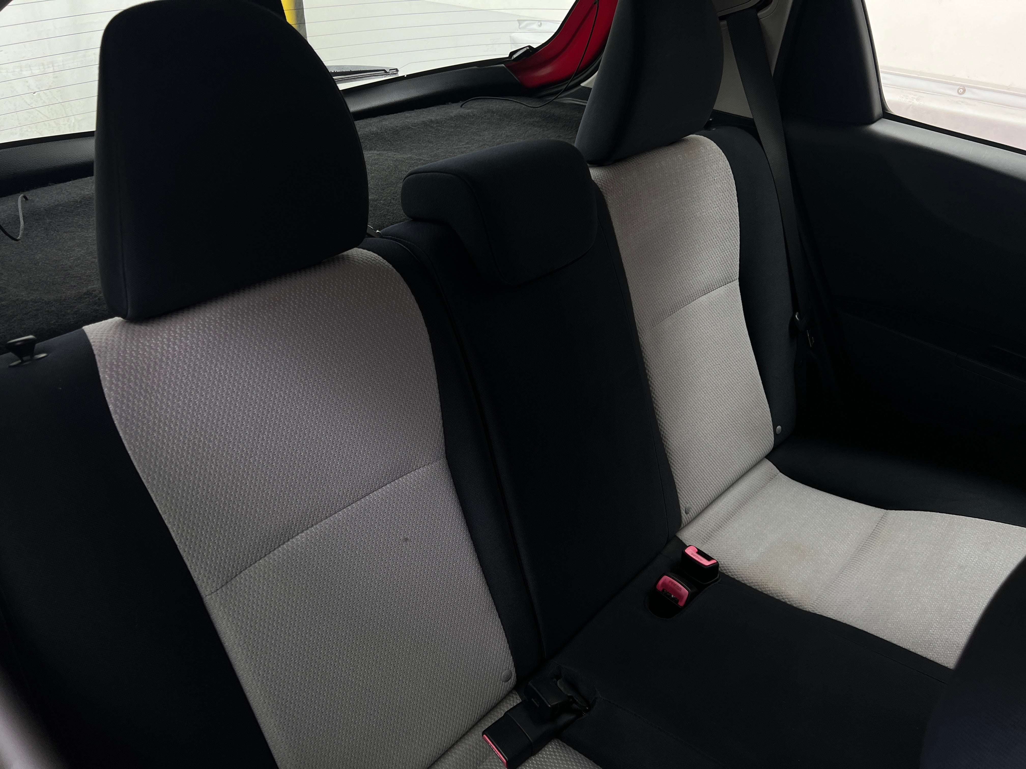 2013 Toyota Yaris LE 6